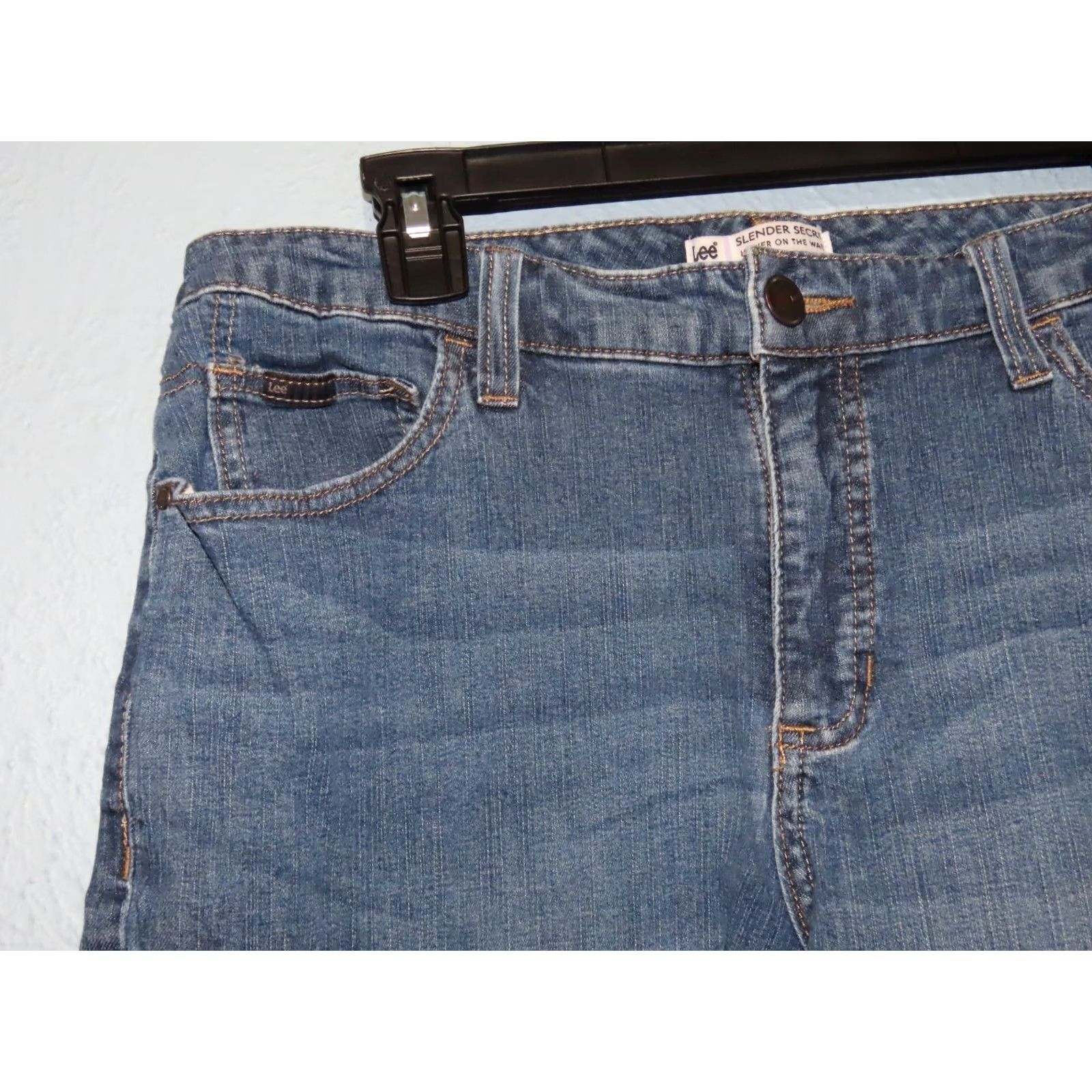 Lee Lee Women’s Size 14 Jeans Short Slender Secret Medium Wash Blue 32x27 Stretch Regular Rise Straight 5-Pocket Denim Cotton Spandex Menus? Size 36" / US 14 / IT 50 - 4 Thumbnail