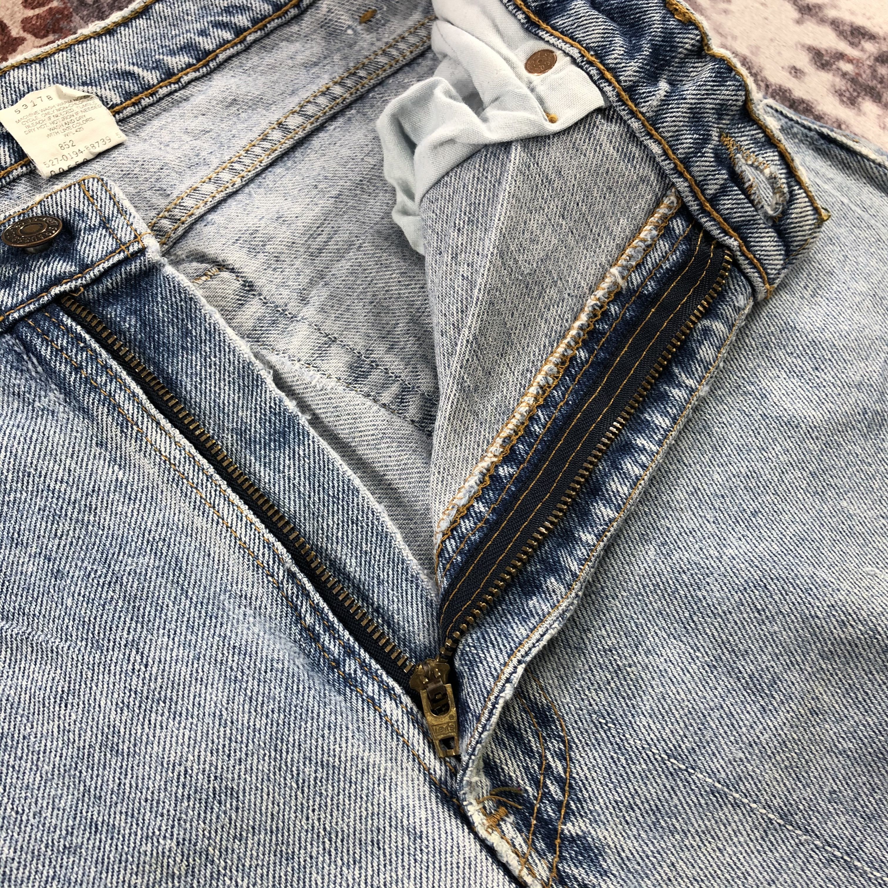 Levi's × Vintage Vintage 90s Light Wash Levis 550 Jeans-JM2606 Size US 33 - 10 Thumbnail