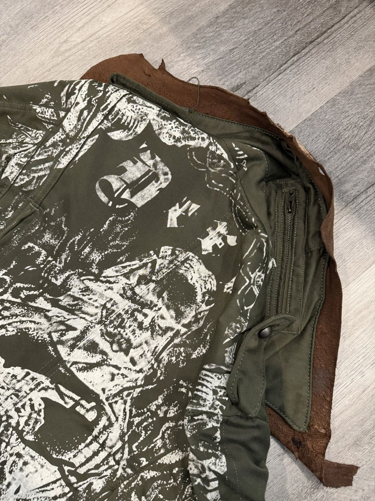 Yasuyuki Ishii Yasuyuki Ishii Reconstructed Deer Skin Military Parka Size US M / EU 48-50 / 2 - 8 Thumbnail