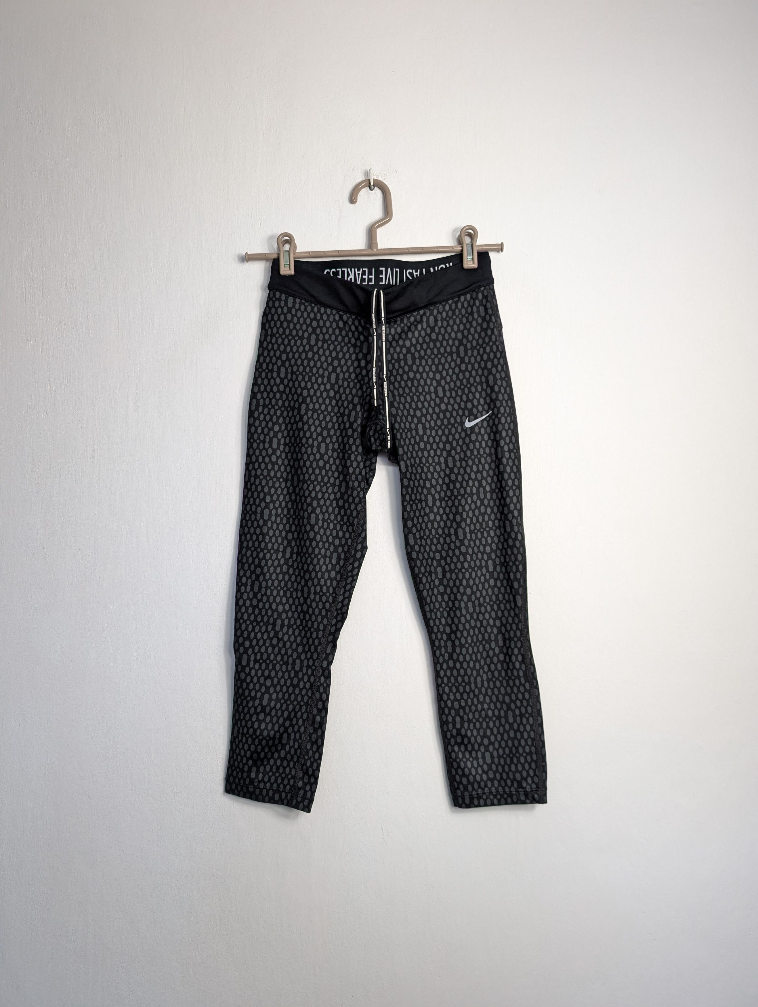 Nike Nike Women's 3/4 Running Leggings Calf Length Sportswear Gym Size 26" / US 2 / IT 38 - 1 Thumbnail