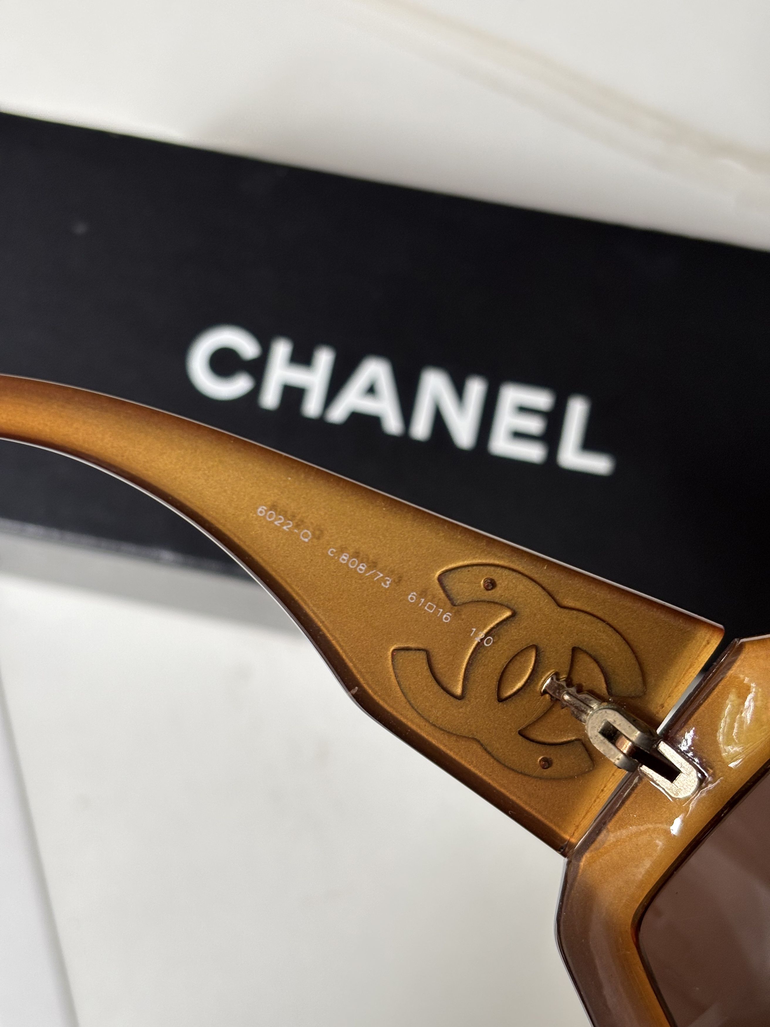 Chanel CHANEL Sunglasses 6022-Q LOGO MOTHER OF PEARL 5076 Size ONE SIZE - 5 Thumbnail
