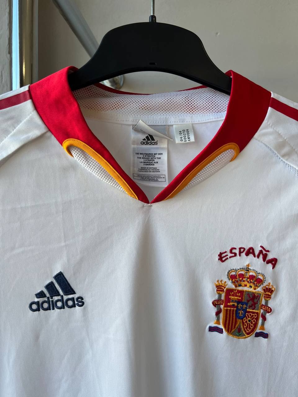 Adidas 2004/06 SPAIN NATIONAL TEAM AWAY SOCCER FOOTBALL JERSEY M Size US M / EU 48-50 / 2 - 4 Thumbnail