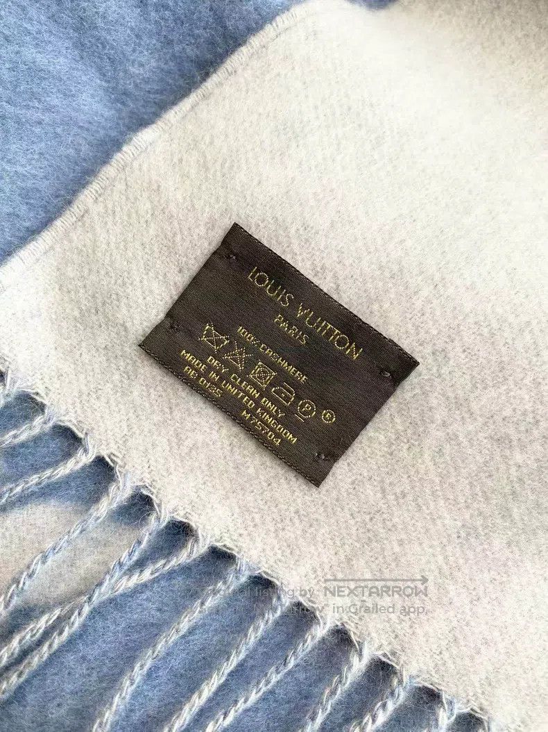 Louis Vuitton Louis Vuitton Ice Blue Double Face Cashmere Fringe Scarf Size ONE SIZE - 6 Thumbnail