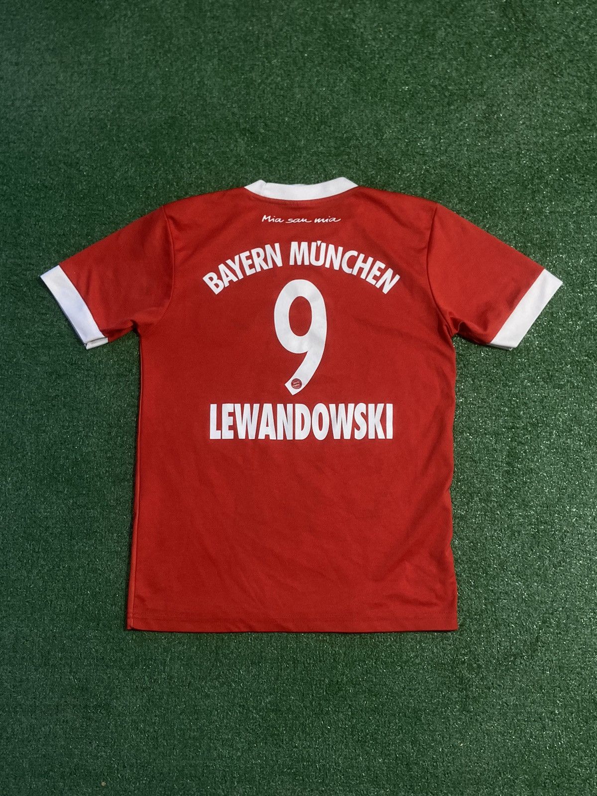 Other Robert Lewandowski tshirt Jersey Size US S / EU 44-46 / 1 - 1 Thumbnail