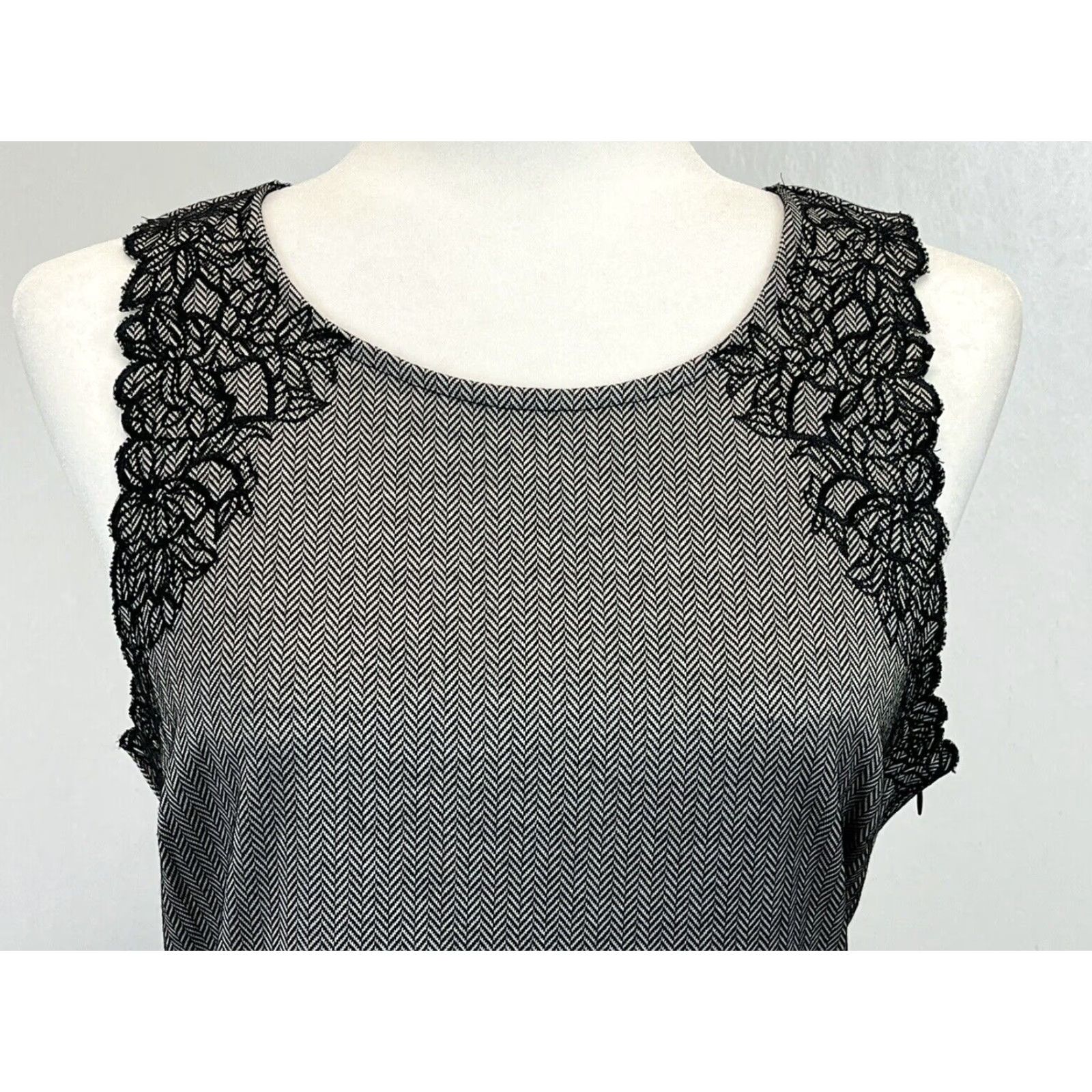 Banana Republic Banana Republic Fit and Flare Dress Gray Sleeveless Women's Size 10 Knee Length Size L / US 10 / IT 46 - 3 Thumbnail