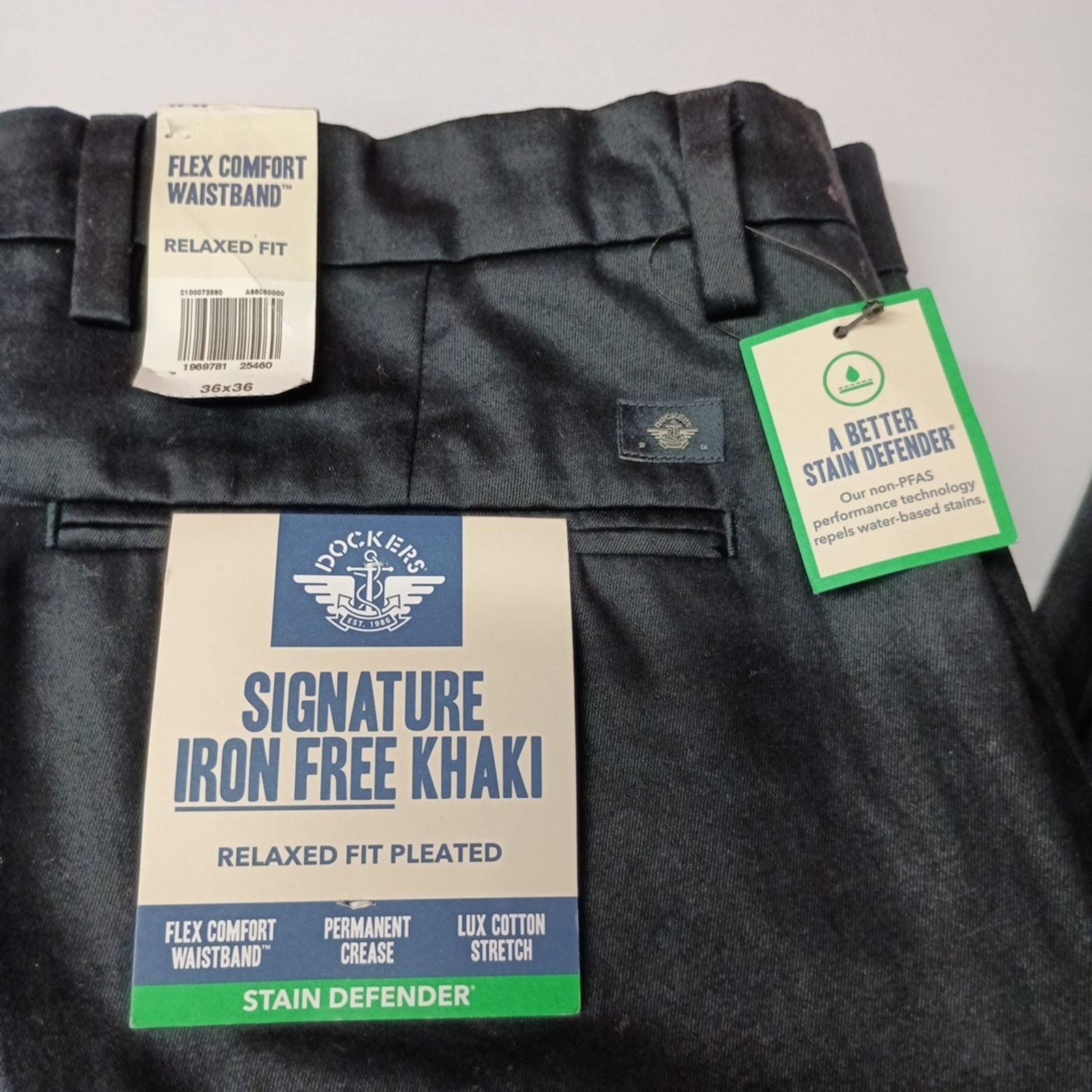 Dockers Dockers Signature Iron Free Khakis Men's 36x36 Black Pleated Size US 36 / EU 52 - 2 Thumbnail