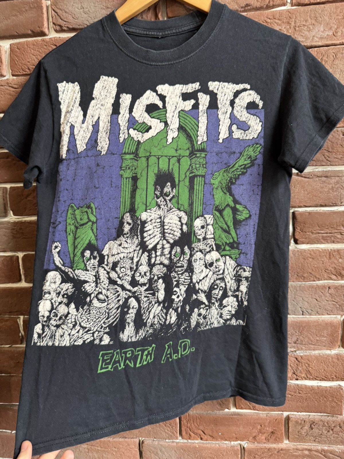 Band Tees Rare Vintage 00s Misfits Earth AD Horror Post Punk Band Tee Size US XS / EU 42 / 0 - 4 Thumbnail