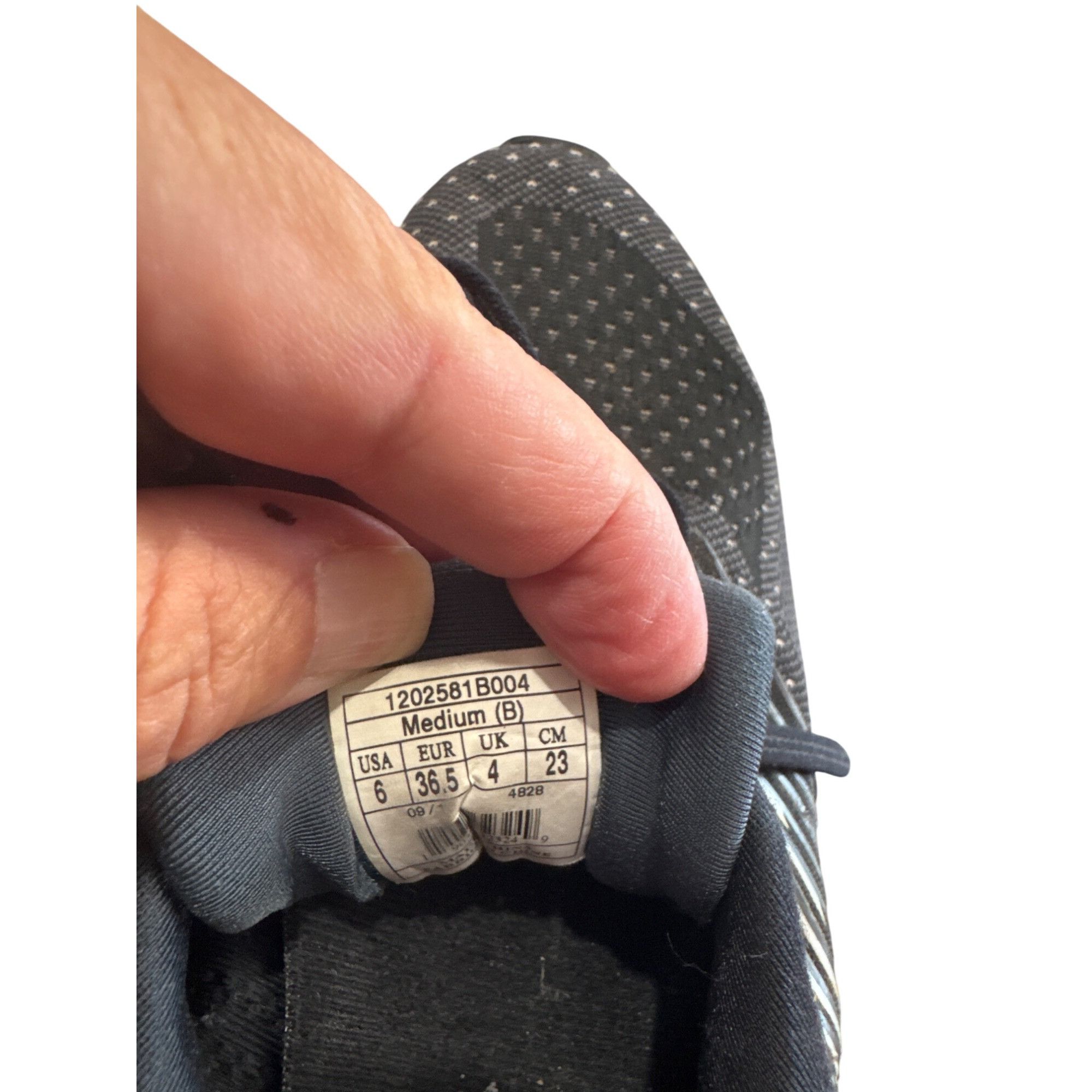 Brooks Brooks Levitate Womens black running sneakers shoes size 6B Size US 6 / IT 36 - 9 Thumbnail