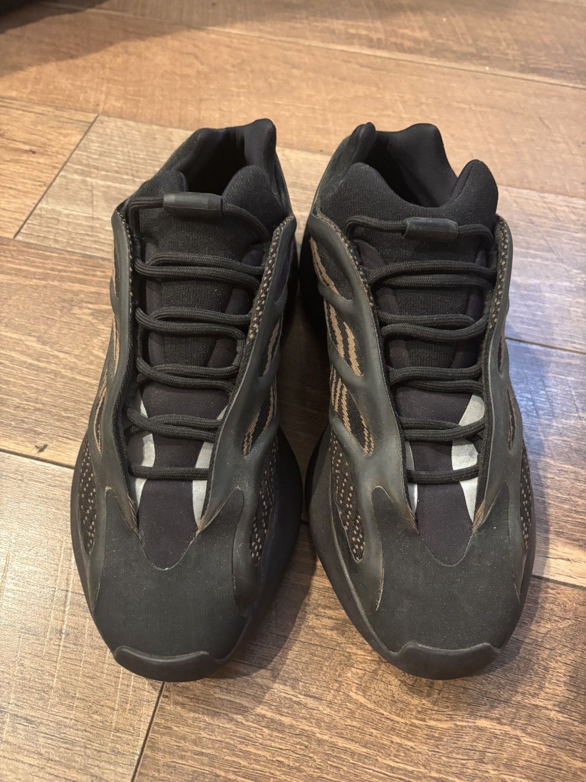 Adidas Yeezy 700 V3 alvah