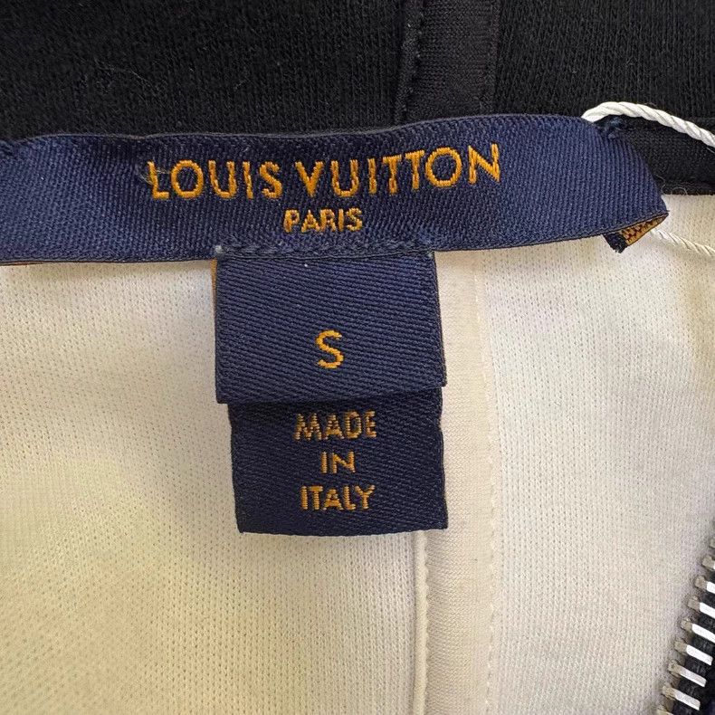 Louis Vuitton Louis Vuitton Three-color embossed full-printed logo hoode Size S / US 4 / IT 40 - 7 Thumbnail
