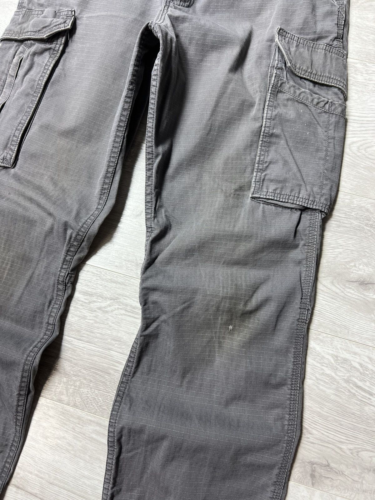 Carhartt × Vintage Carhartt Destroyed Cargo Baggy Pants Workwear Street Style Size US 33 - 13 Thumbnail