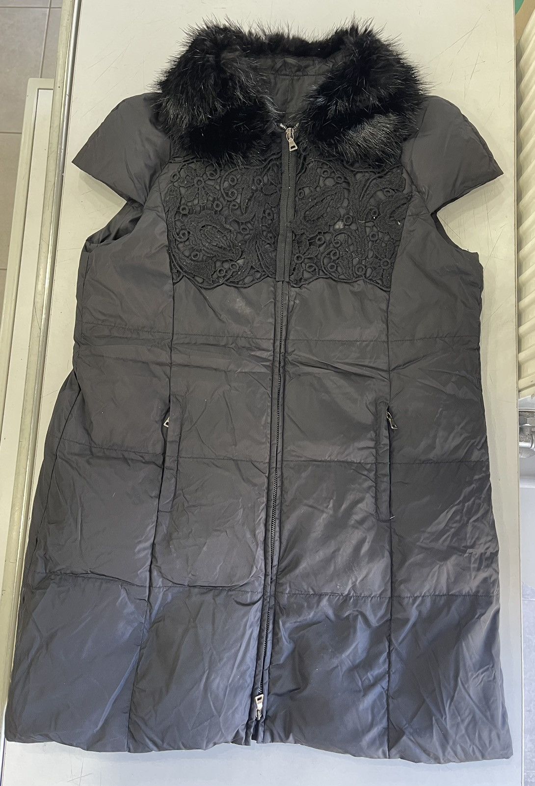 Prada Prada avant garde puffer down vest gilet with fur collar Size M / US 6-8 / IT 42-44 - 1 Thumbnail