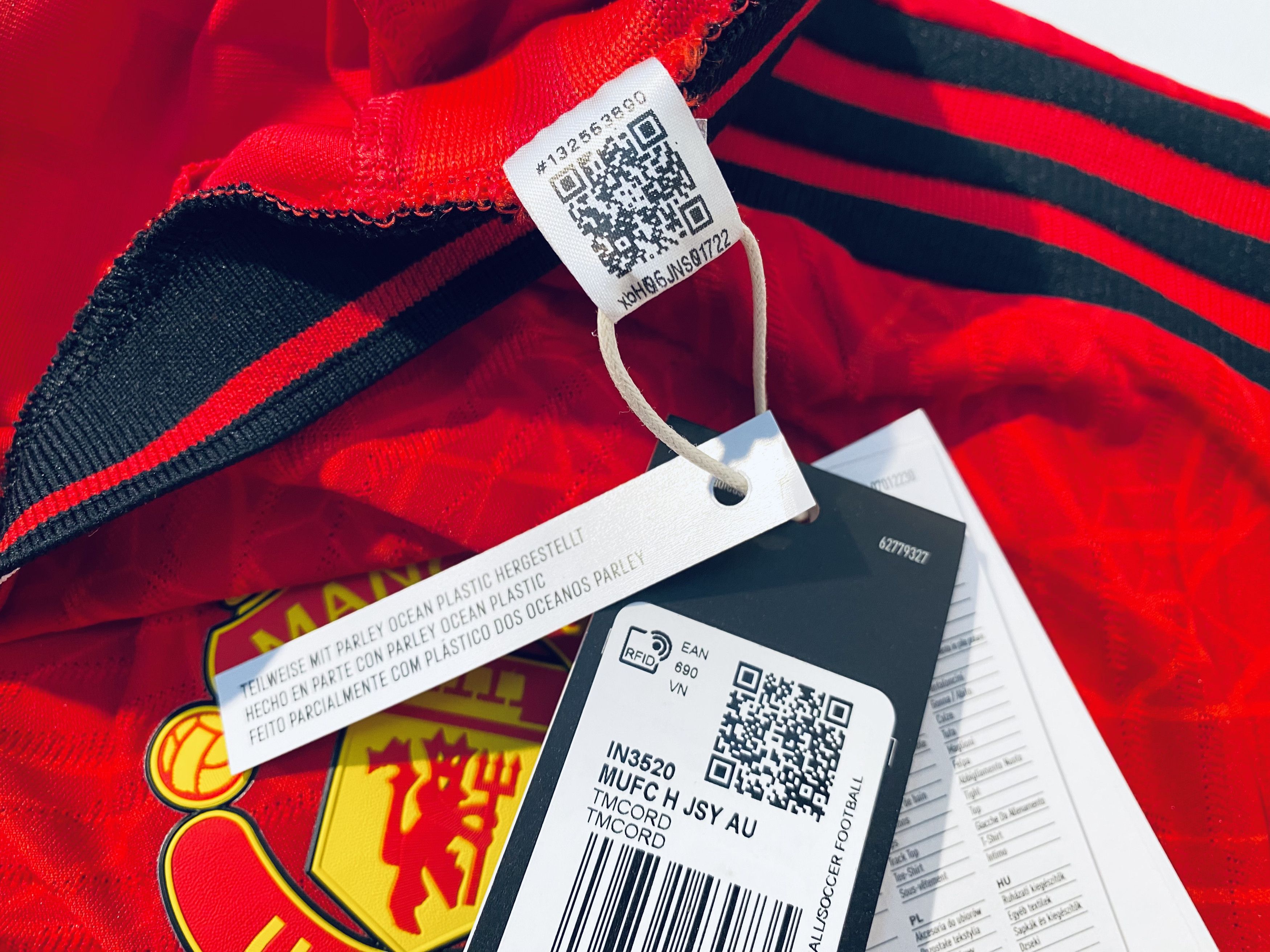 Adidas Authentic BNWT Manchester United Home Jersey 2023 - 2024 Size US L / EU 52-54 / 3 - 13 Thumbnail