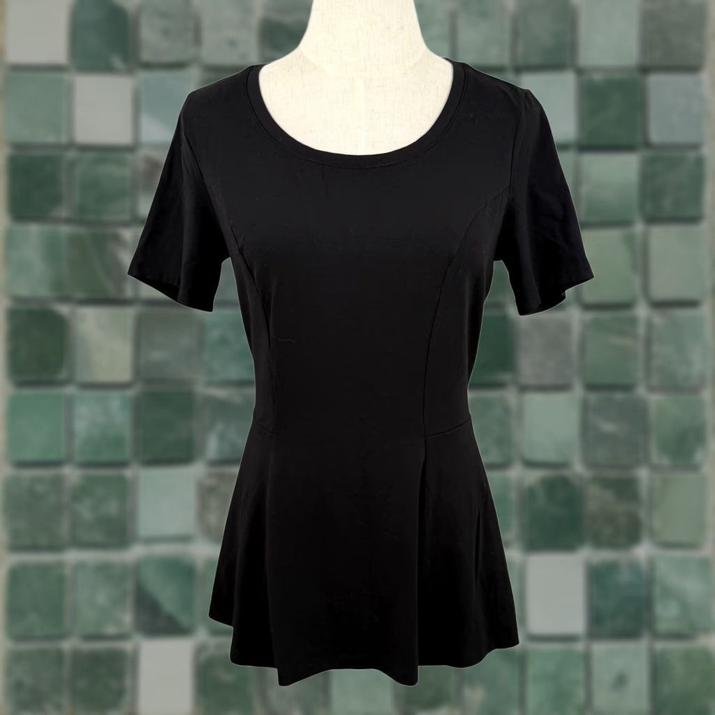 Vintage Isaac Mizrahi XS Peplum Top Black Shirt Women XS Short Sleeve Scoop Neck Knit Dark Academia Pattern Solid Casual Workwear Size XS / US 0-2 / IT 36-38 - 1 Thumbnail
