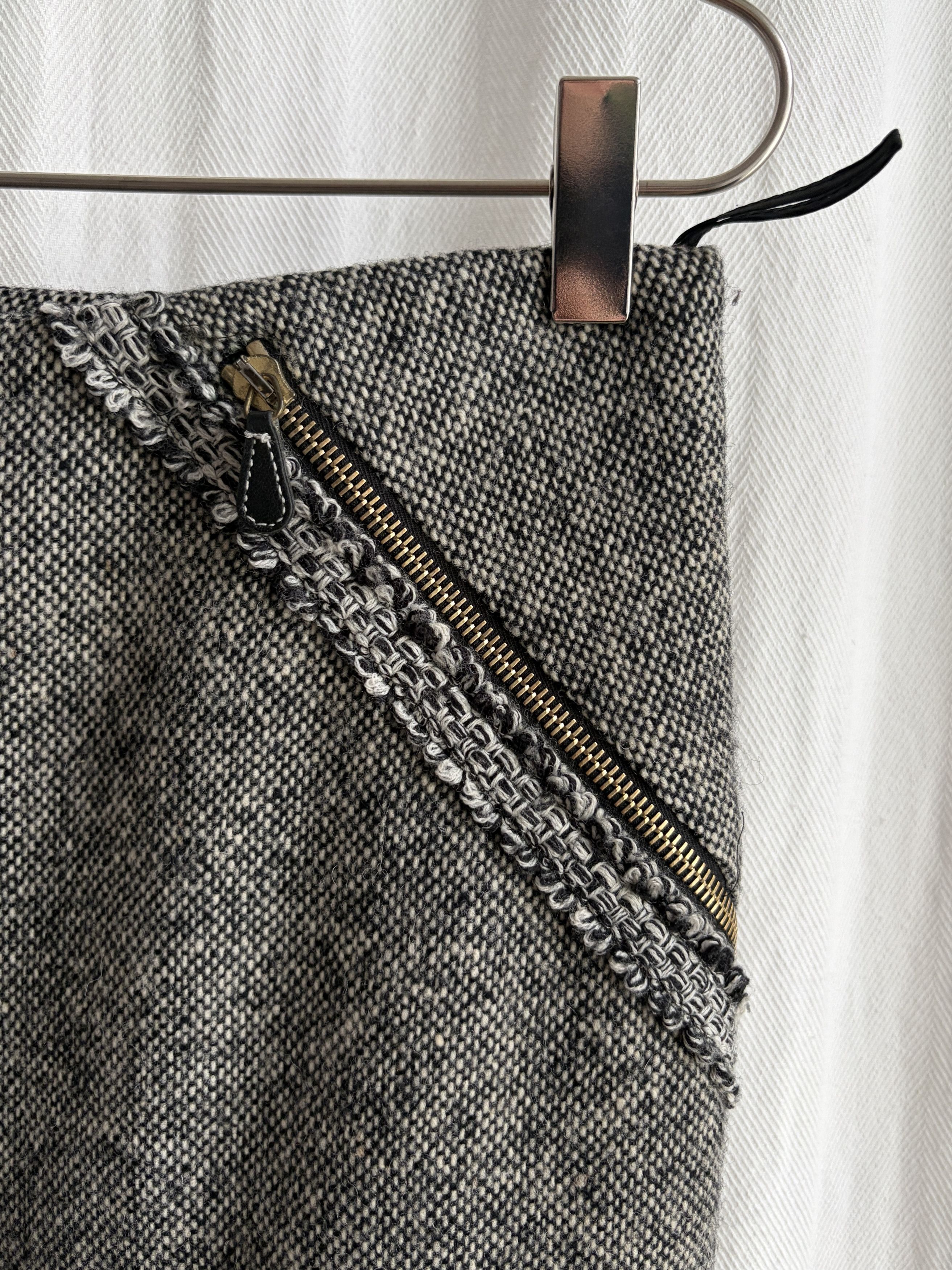 Alexander McQueen 2003 Grey Tweed Midi Skirt Size 27" / US 4 / IT 40 - 3 Thumbnail