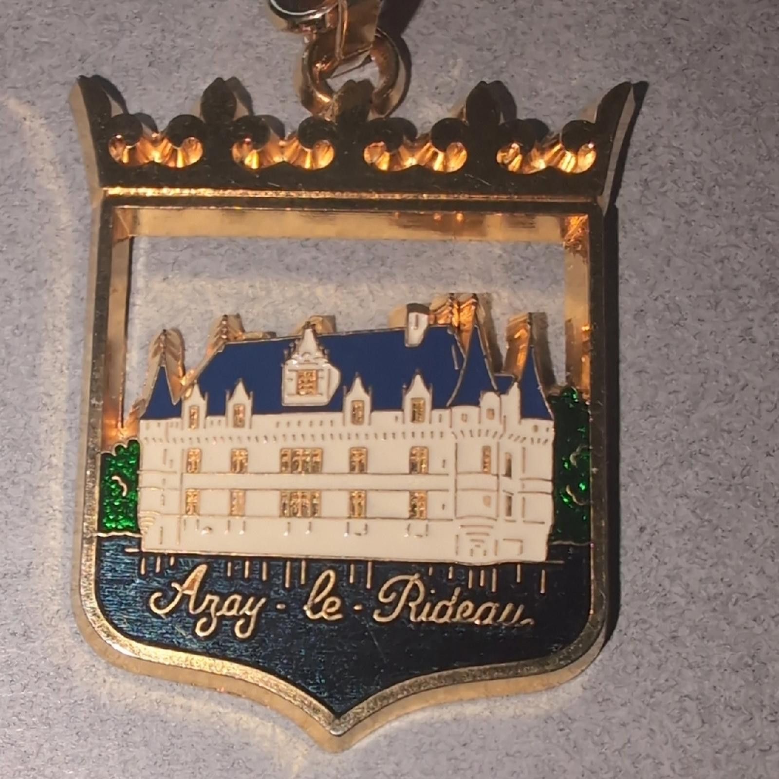 Other Gold Tone and Blue Keychain w/ Castle Design Azay-le-rideau Size ONE SIZE - 2 Thumbnail