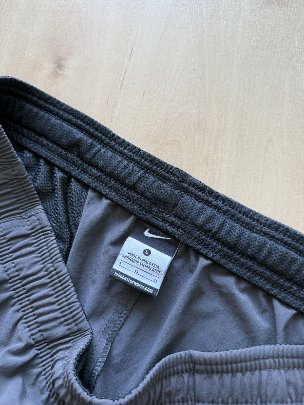Nike Nike swoosh vintage track cargo shorts size L Size US 34 / EU 50 - 3 Thumbnail