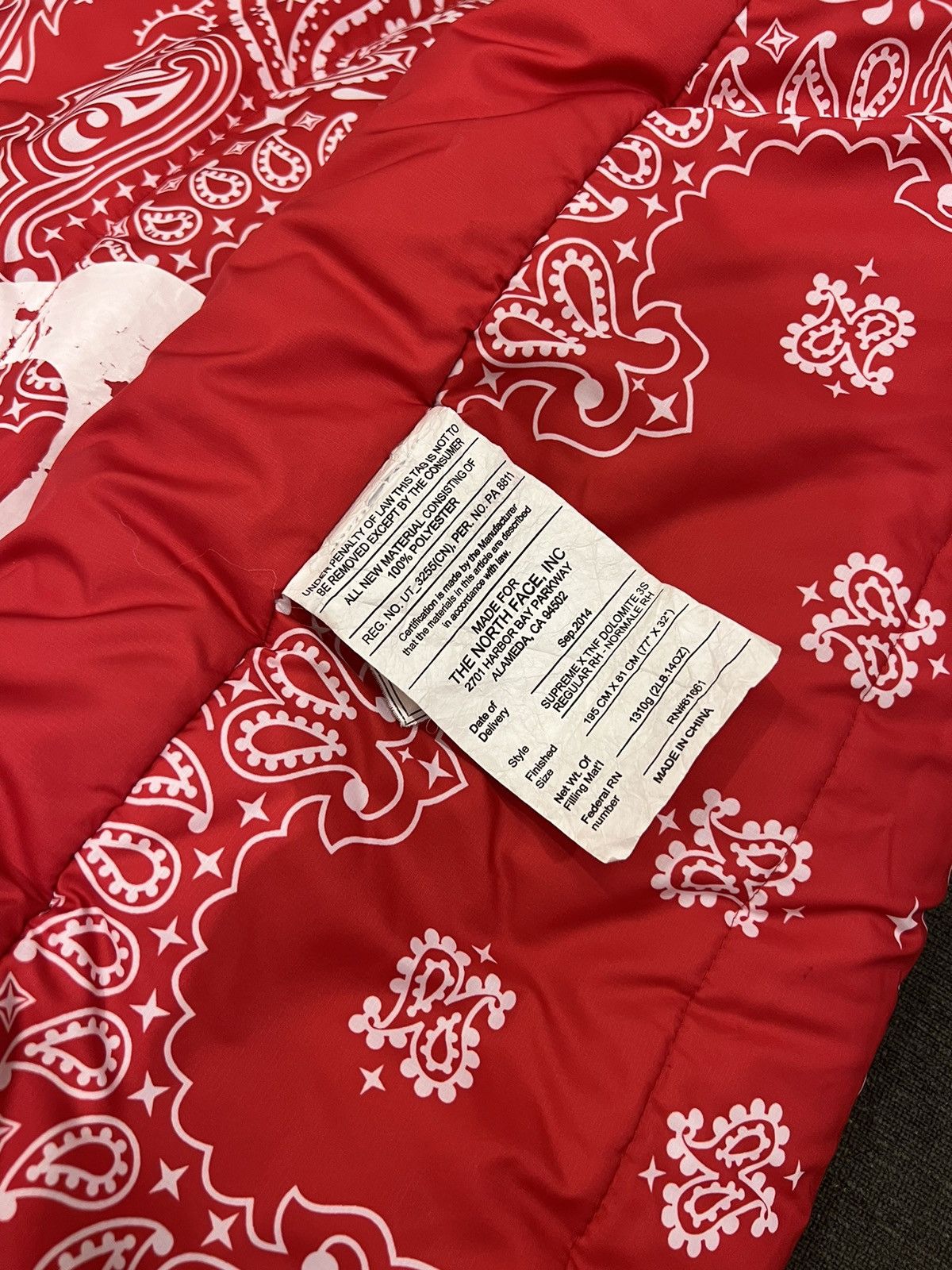 Supreme × The North Face Supreme The North Face Red Bandana Sleeping Bag Paisley Size ONE SIZE - 6 Thumbnail