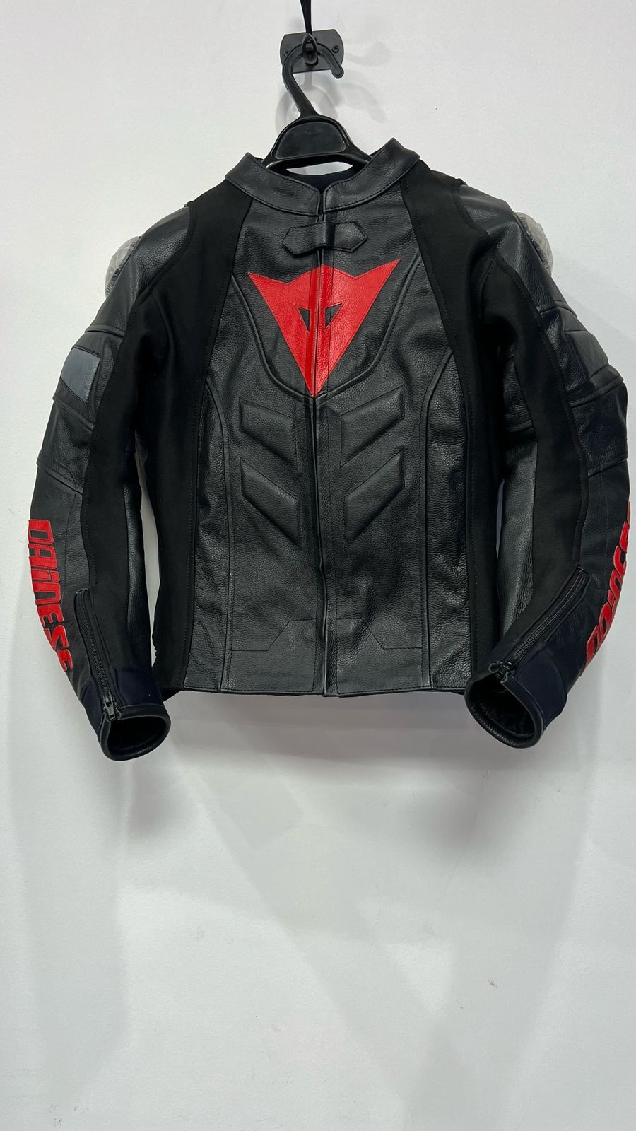 Dainese Men's Leather motorbike racing alpinestar jacket biker Size US L / EU 52-54 / 3 - 1 Thumbnail