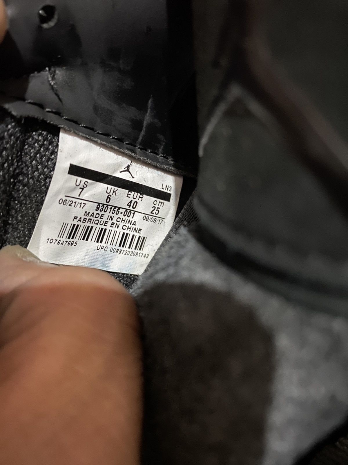 Jordan Brand × Kaws Nike Air Jordan 4 x Kaws "Black" Size US 7 / EU 40 - 11 Thumbnail