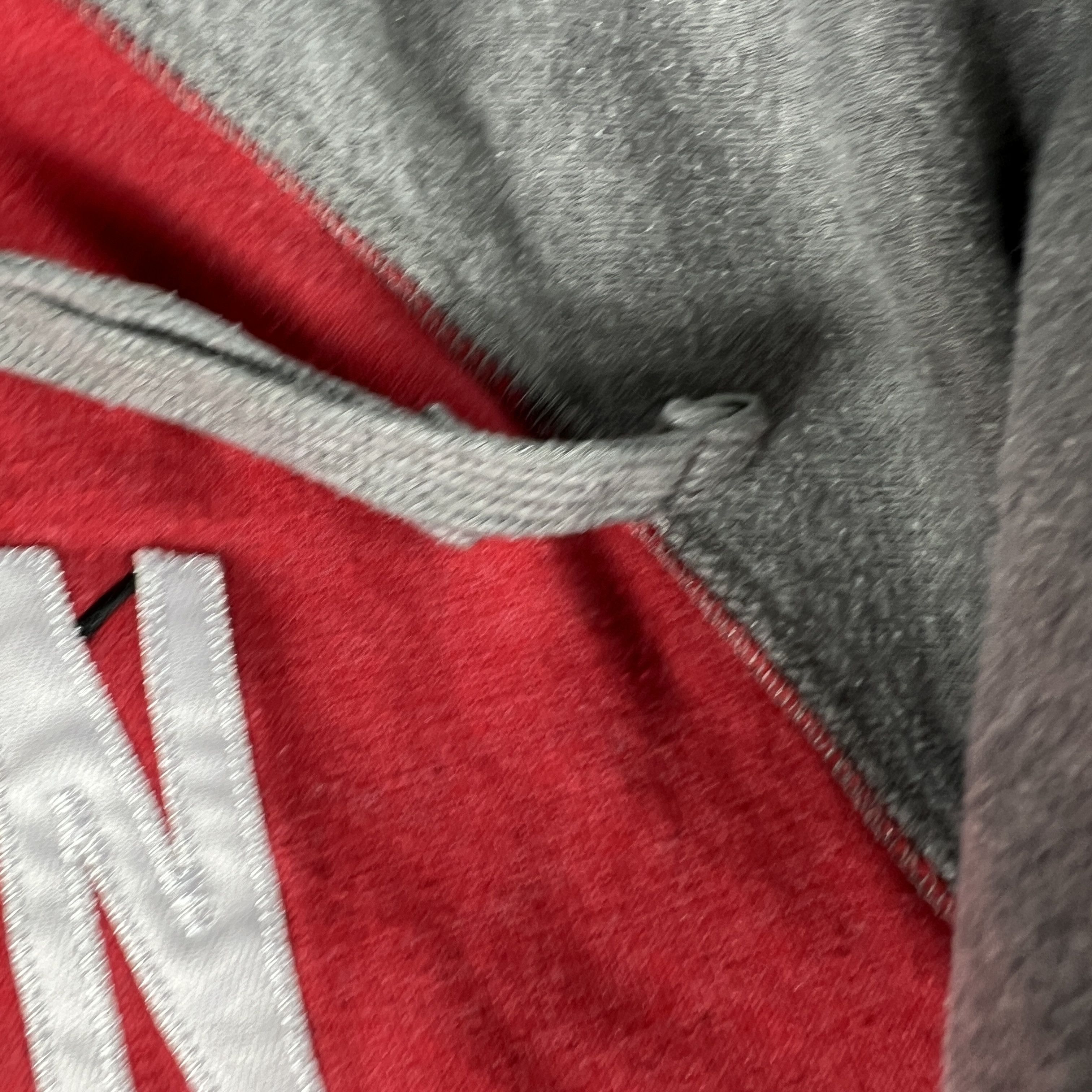 NCAA NCAA Wisconsin Badgers Sweatshirt Faded Logo Pullover Hoodie Size US L / EU 52-54 / 3 - 7 Thumbnail