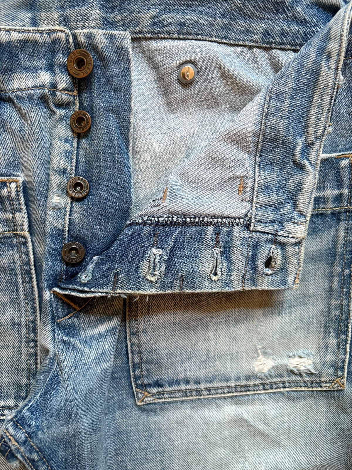 Diesel Vintage Diesel Faded Wash Distressed Bootcut Jeans Size US 26 / EU 42 - 3 Thumbnail