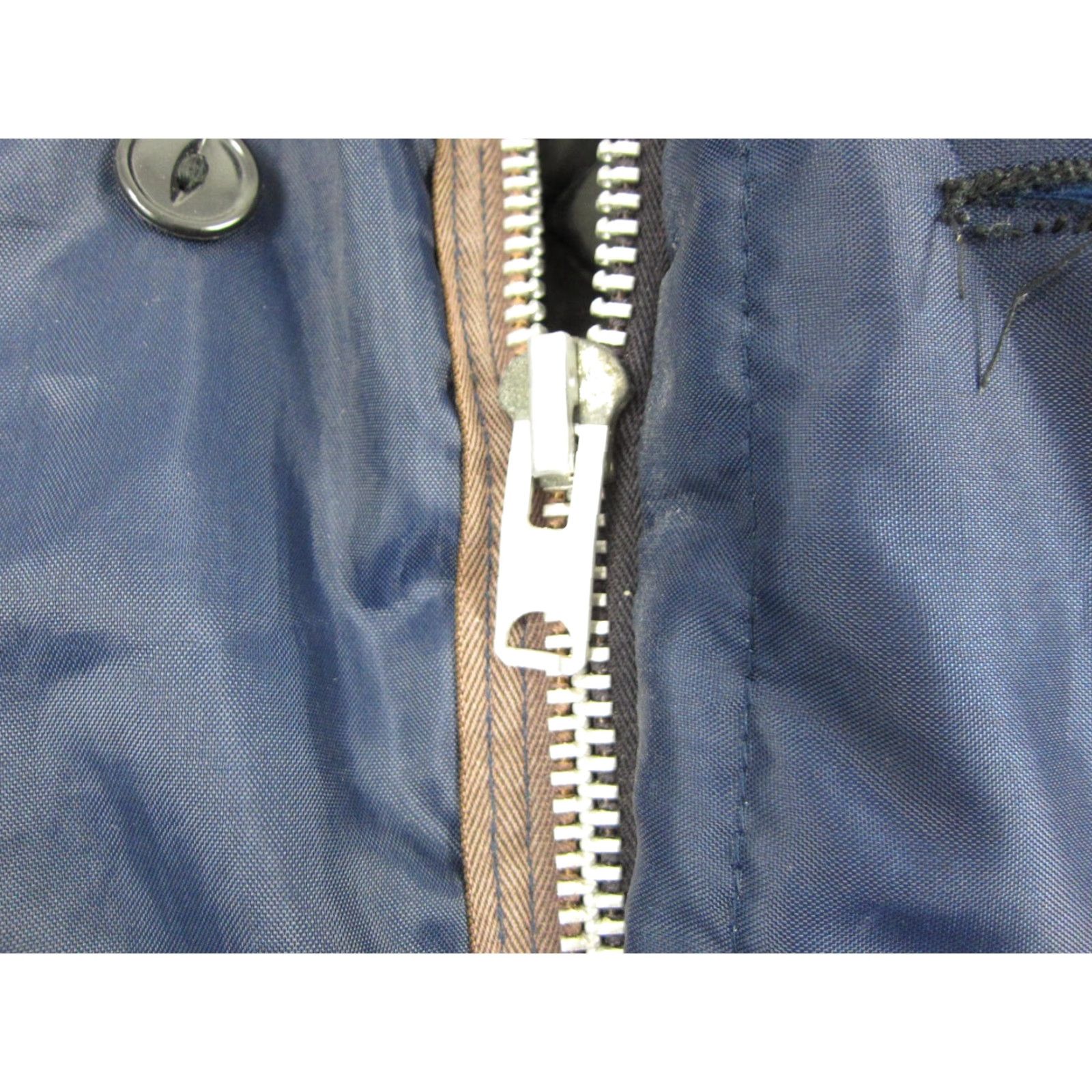 Vintage VINTAGE Unitog Jacket Mens Large Blue Bomber Jacket Zip Up Quilted Lined N/A 80s Outdoor Workwear Logo Canvas Nylon Jacket Size US L / EU 52-54 / 3 - 6 Thumbnail