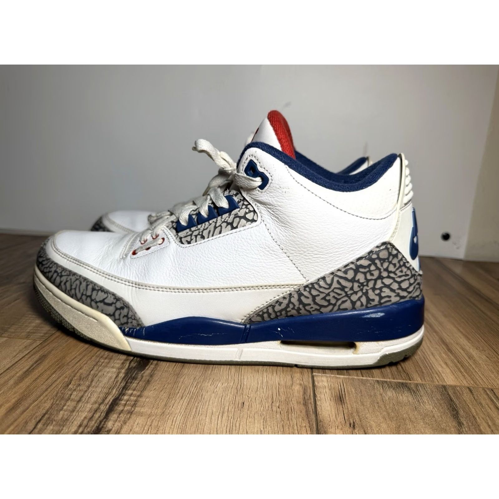 Jordan Brand Nike Air Jordan 3 Men Sneaker Size 12 Retro True Blue 2016 854262-106 Size US 12 / EU 45 - 3 Thumbnail