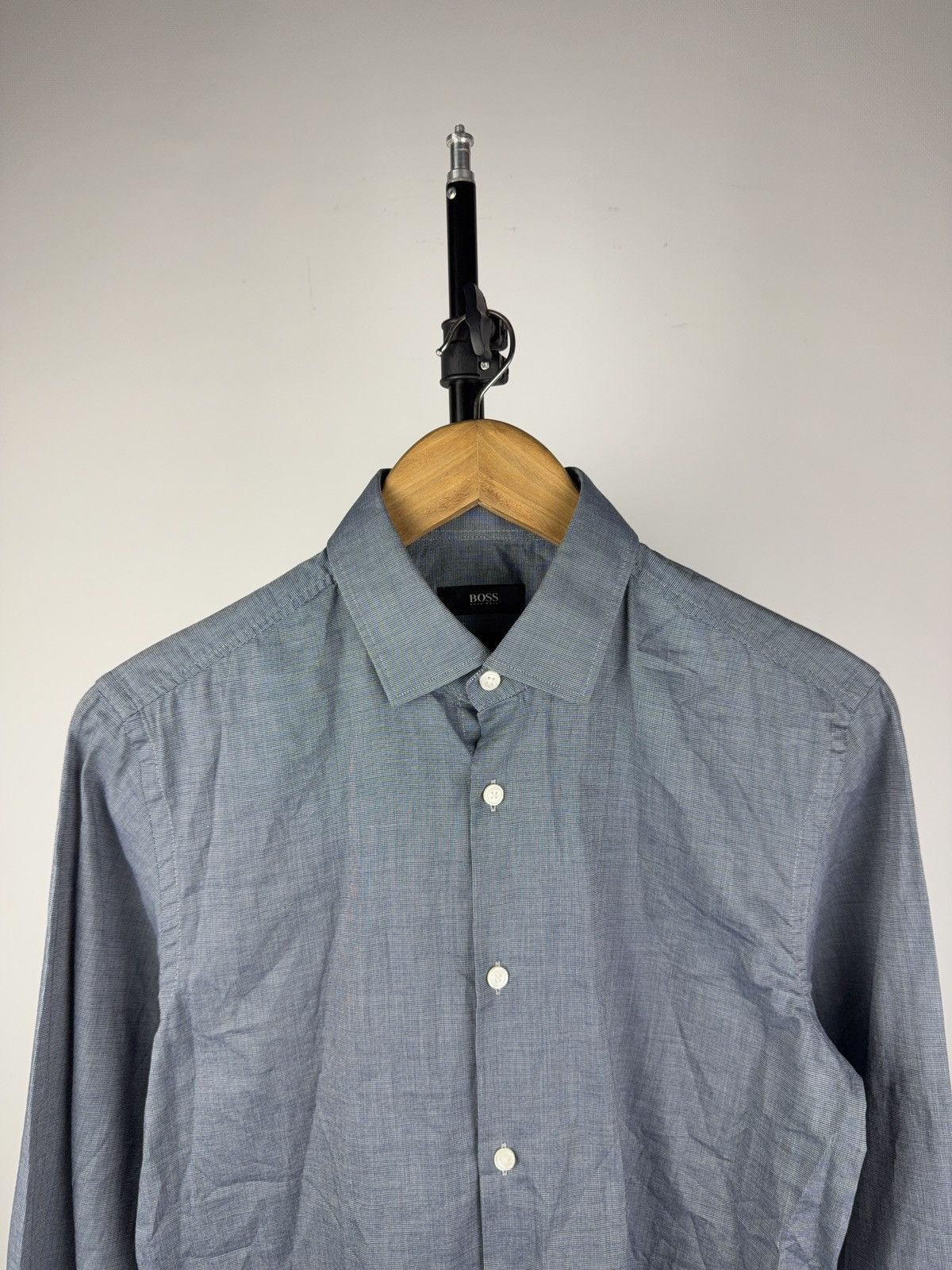 Hugo Boss Luxury Designer Hugo Boss Sharp Fit long sleeve Shirt Size US S / EU 44-46 / 1 - 2 Thumbnail