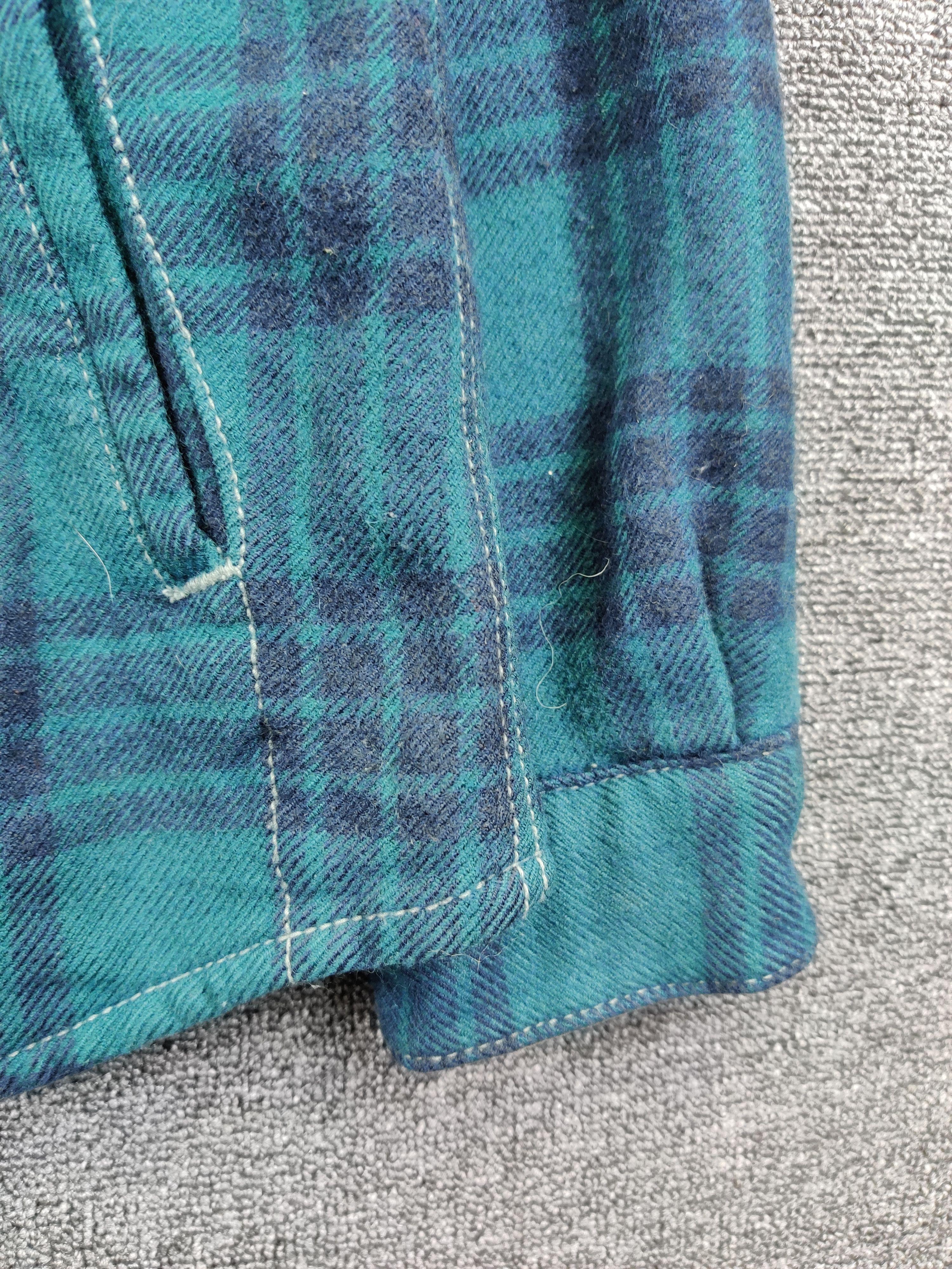 Levi's Vintage Clothing Vintage Levi's Red Tab Stripe Flannel Shirt Size US L / EU 52-54 / 3 - 3 Thumbnail