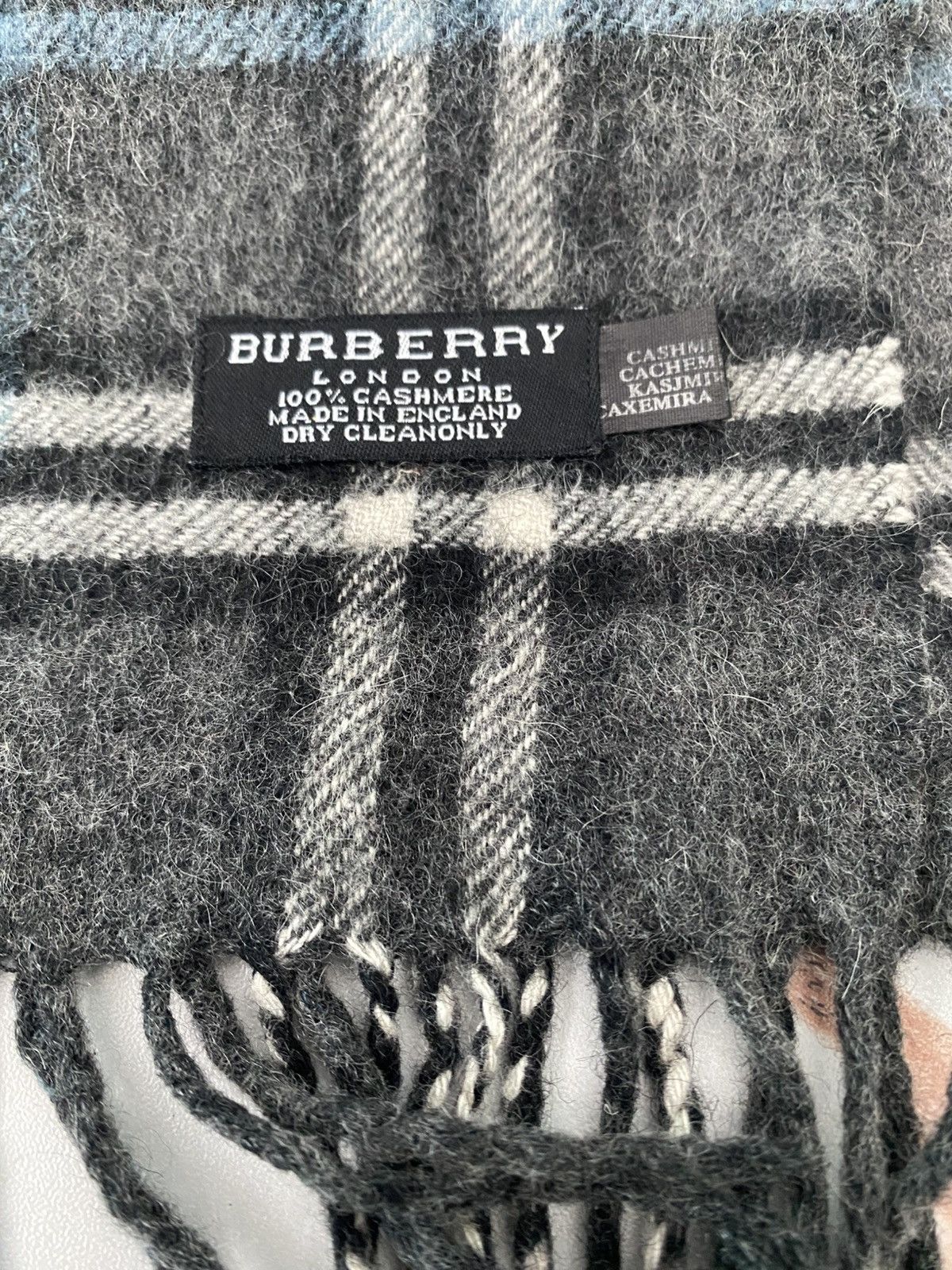 Burberry Burberry Made In England (code:A) Size ONE SIZE - 2 Thumbnail
