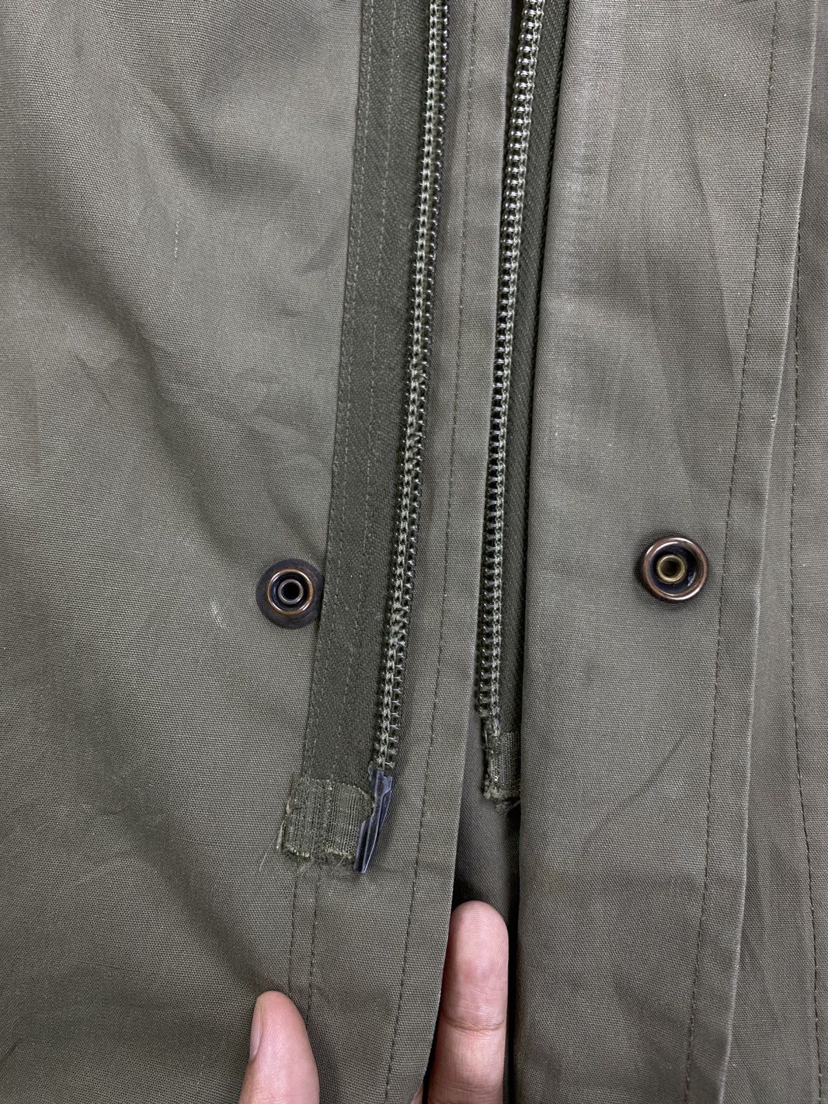 Vintage Vintage German BW (Bundeswehr) 80's OD Mountain Parka Size US XL / EU 56 / 4 - 12 Thumbnail