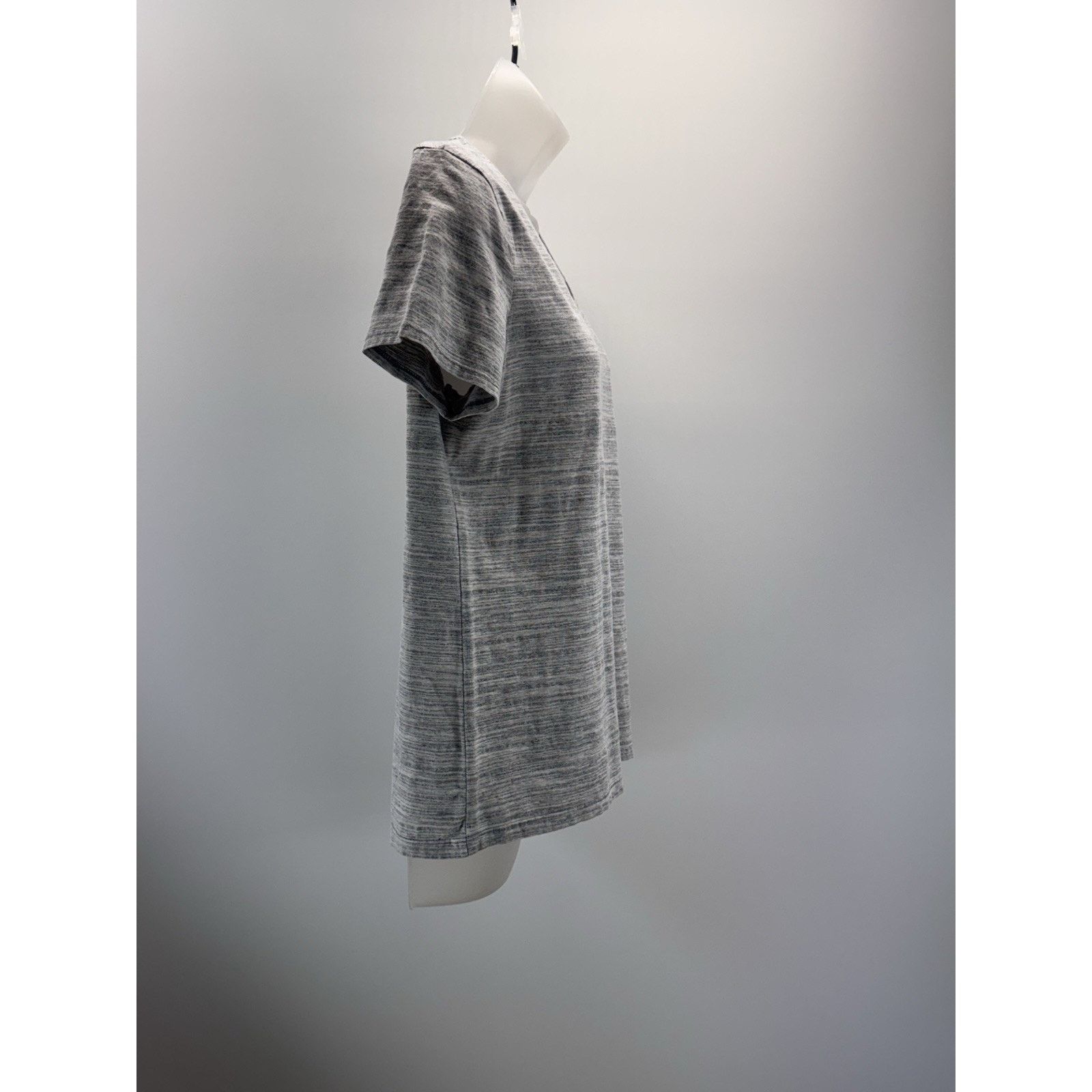 Croft & Barrow Croft & Barrow Classic Tee V-neck Gray T-Shirt Women’s M Size M / US 6-8 / IT 42-44 - 3 Thumbnail