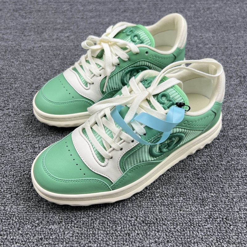 Gucci Low-Top Lace-Up Sneakers in Green -