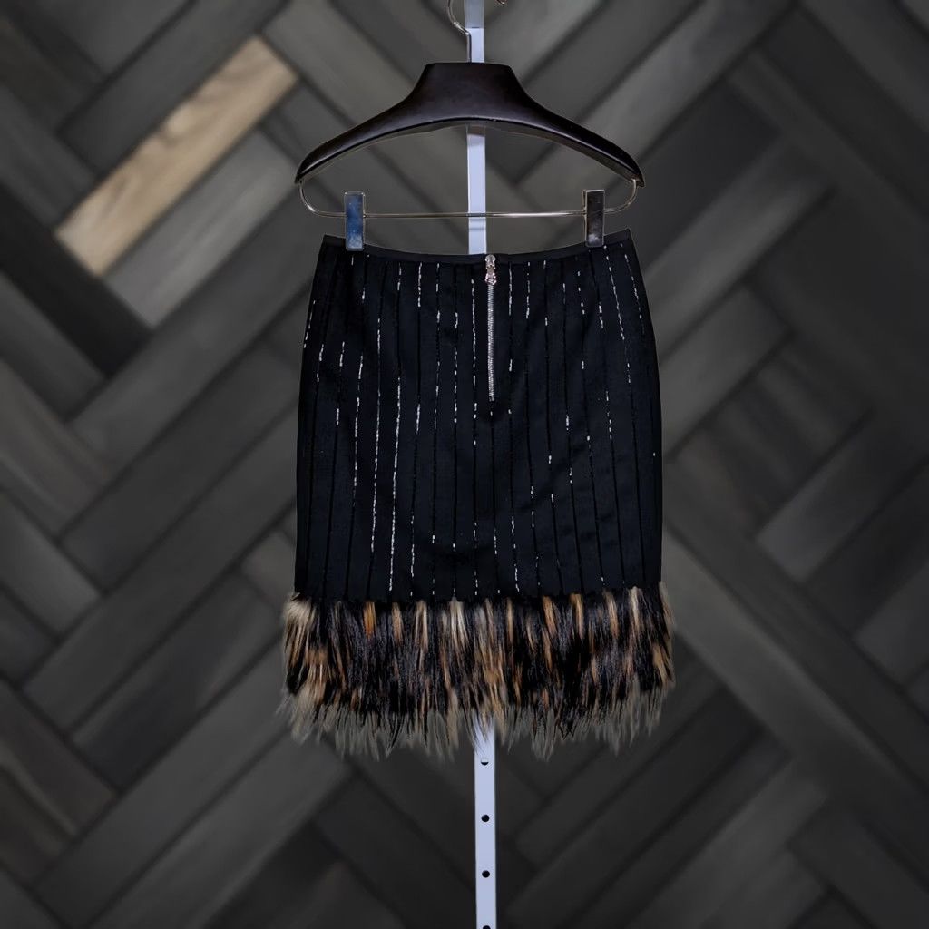Loewe VINTAGE Loewe Skirt Black Fox Fur Beaded Beaded Runway 2009 Fall 36 Ladies Ladies Womens? Size 25" / US 0 / IT 36 - 1 Thumbnail