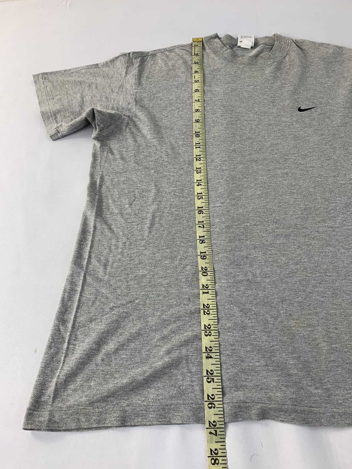 Nike 90s Nike Swoosh Minimalist Plain Design Printed Tee Size US L / EU 52-54 / 3 - 10 Thumbnail