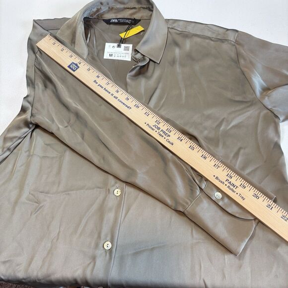 Zara ZARA OFF GREEN SATIN V-NECK SHIRT LONG SLEEVE BUTTON M Size M / US 6-8 / IT 42-44 - 7 Thumbnail