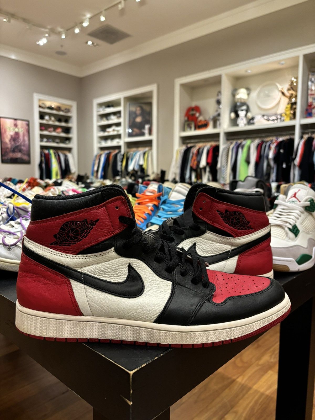 Jordan 1 bred toe retail on sale