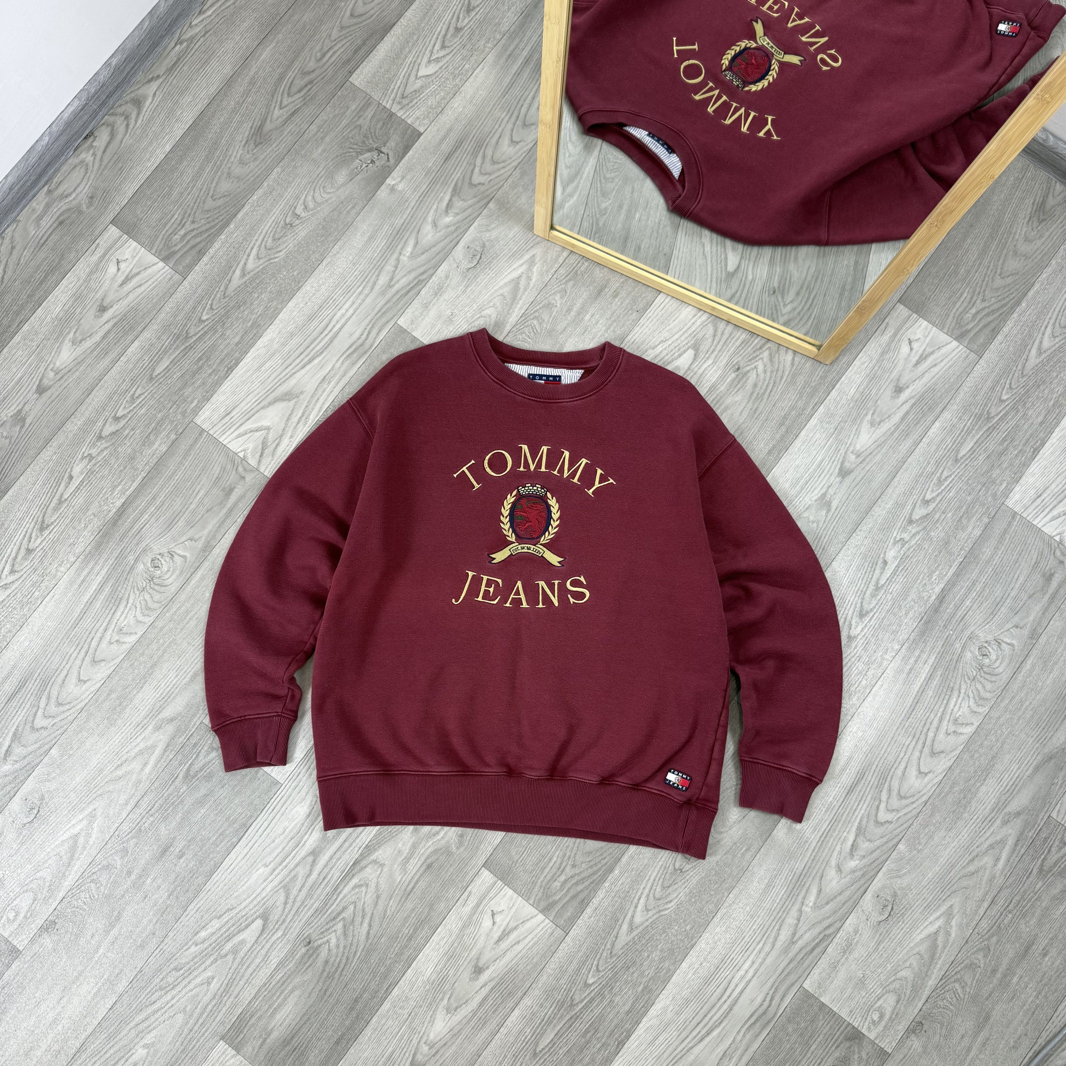 Tommy Jeans Tommy Jeans 90s Embroidered Crewneck Sweatshirt Size US XL / EU 56 / 4 - 1 Thumbnail