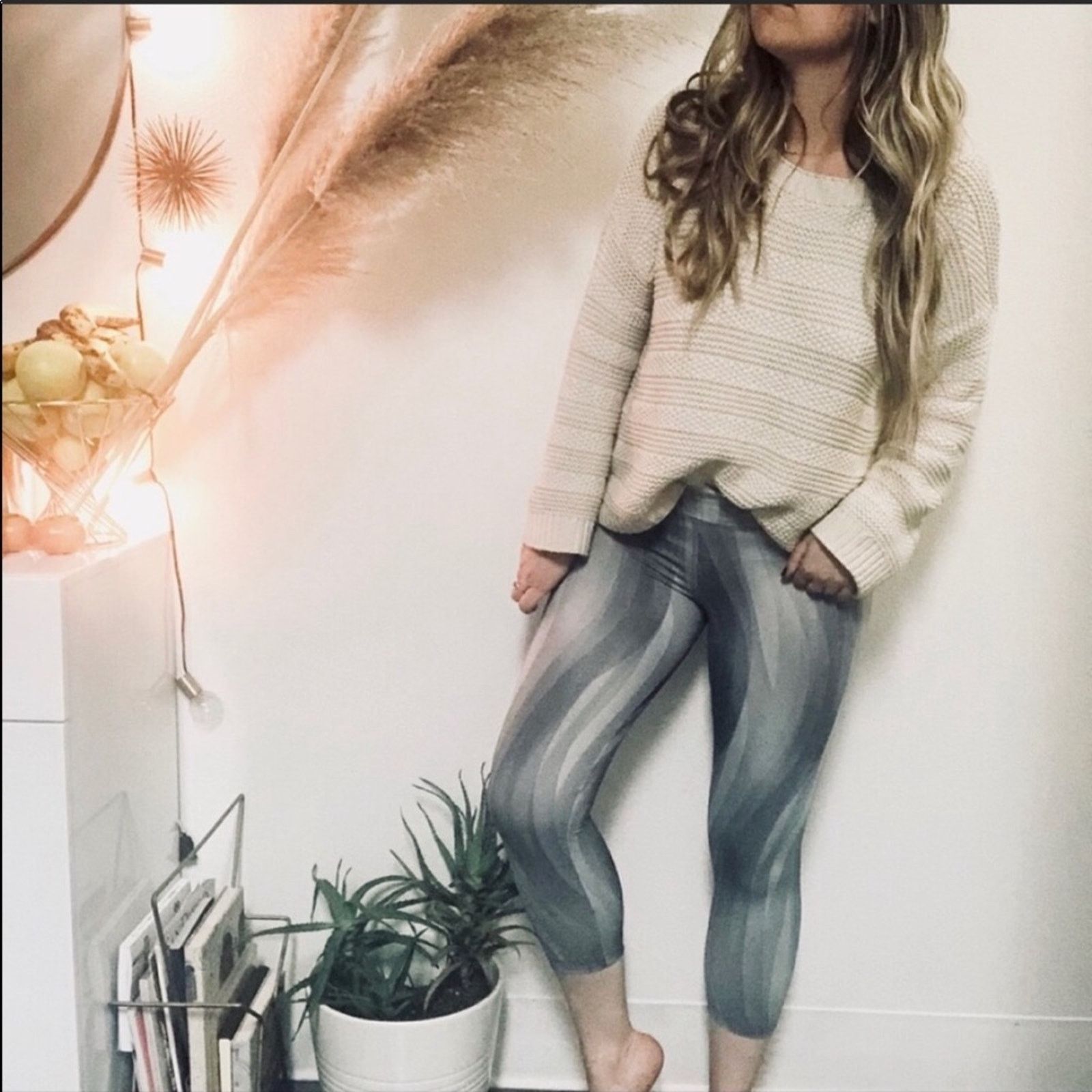 Adidas ADIDAS Climalite Grey White Stripe Print Crop Capri Legging Size 28" / US 6 / IT 42 - 3 Thumbnail