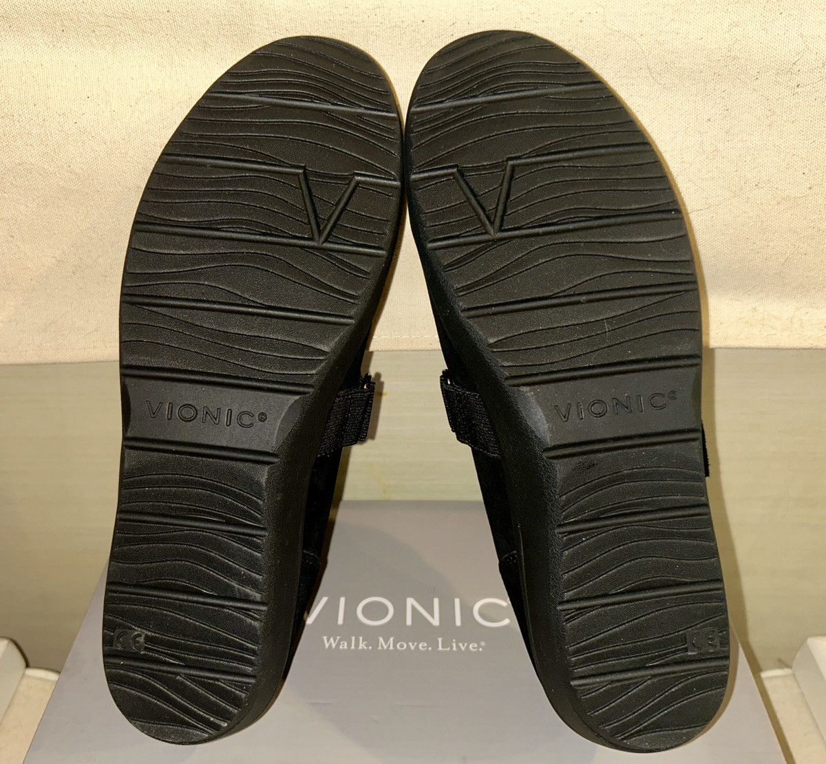 Vionic Vionic “Magnolia Shelby” Suede Orthotic Mary Janes —Size 9 Size US 9 / IT 39 - 12 Thumbnail