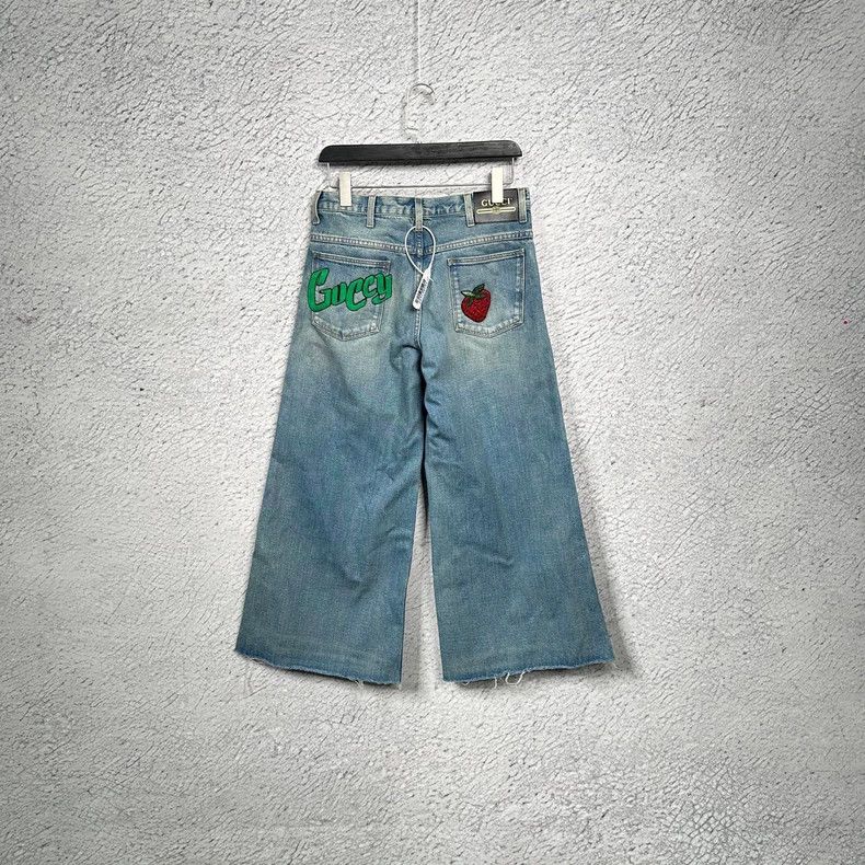 Gucci Gucci Size 28 Women's logo strawberry embroidery blue denim Size 42" / US 20 - 2 Thumbnail