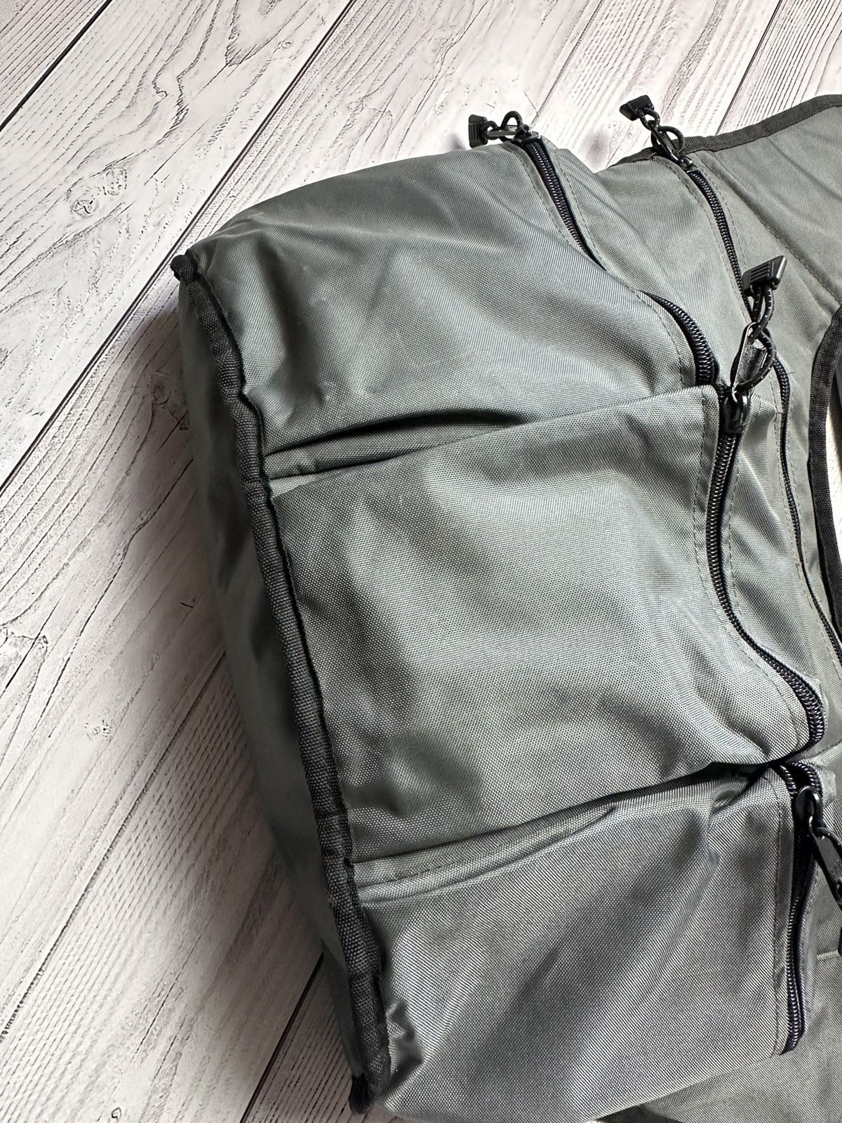 Gap × Vintage gap sling bag avant-garde multiple pocket rare Y2K Size ONE SIZE - 6 Thumbnail