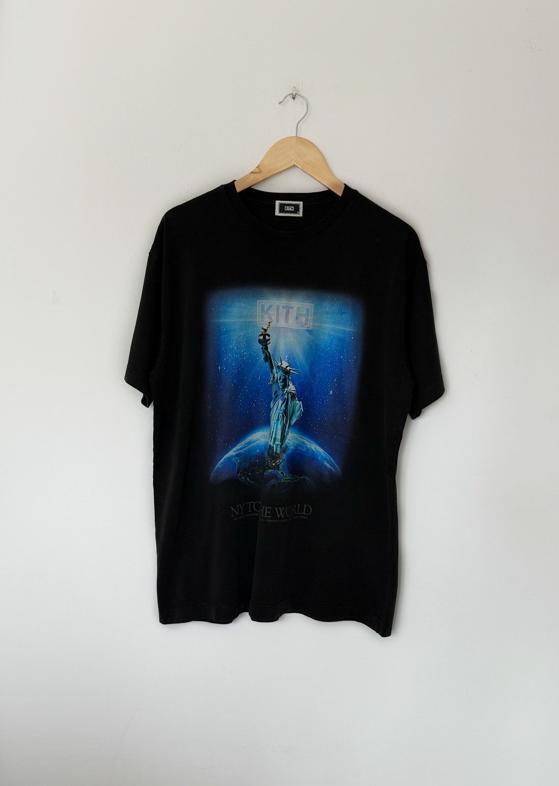 Kith Kith NY To The World Statue of Liberty Tee Size US M / EU 48-50 / 2 - 2 Thumbnail