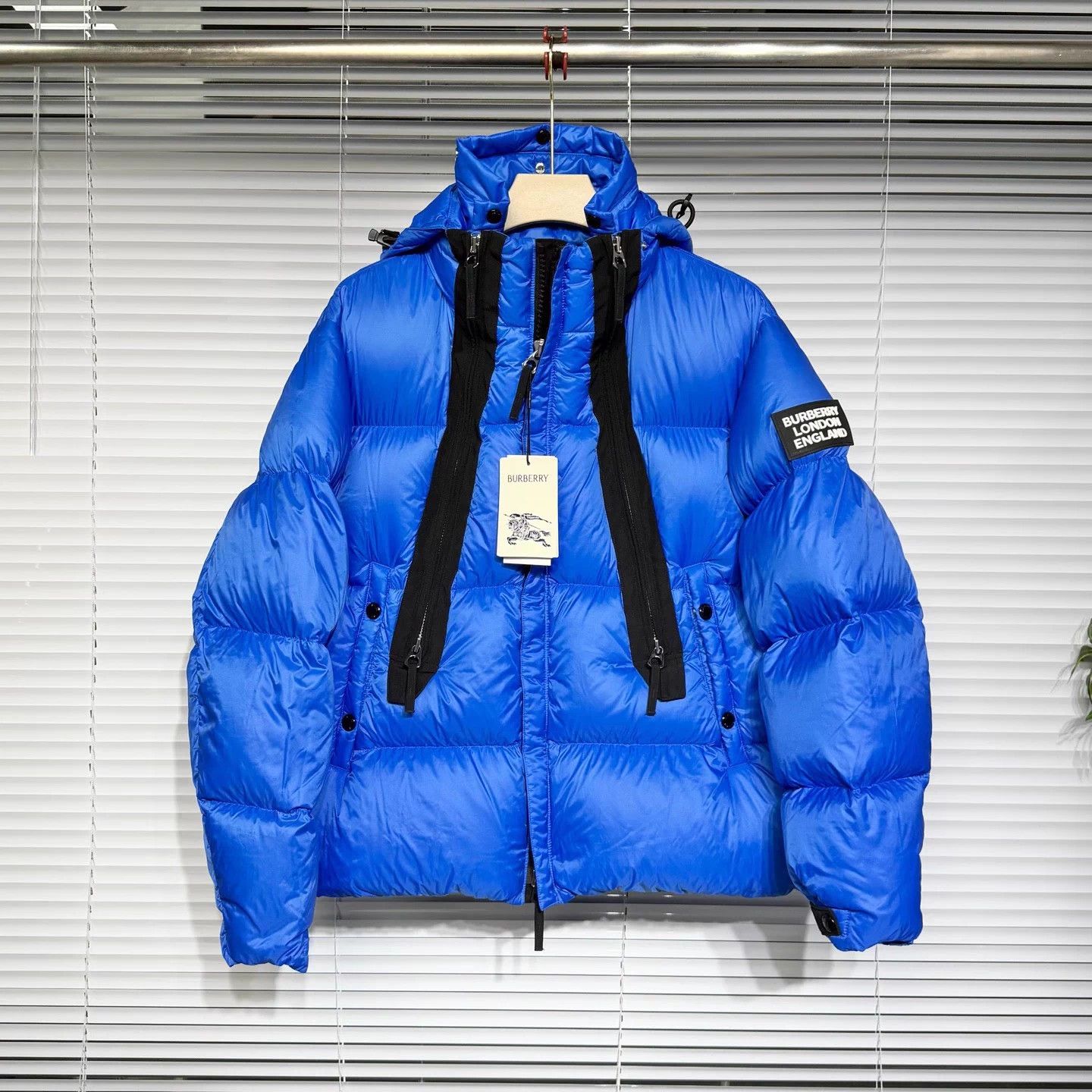 Burberry Burberry blue S down jacket sleeve logo hidden hood zipper Size US S / EU 44-46 / 1 - 1 Thumbnail