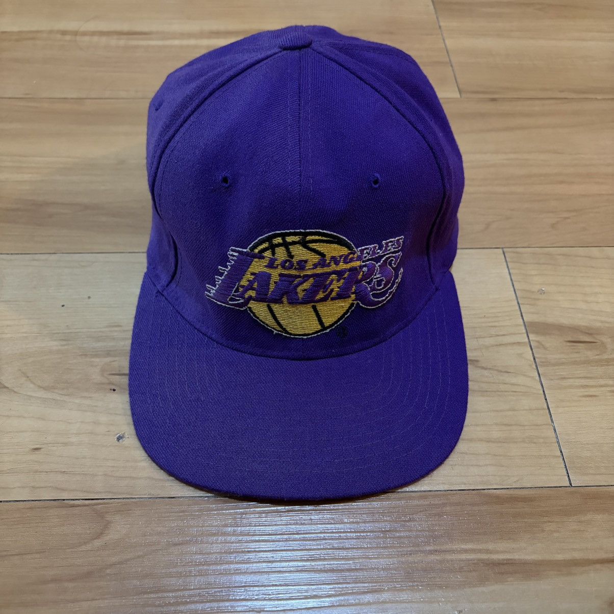 NBA Vintage lakers nba cap Size ONE SIZE - 1 Thumbnail