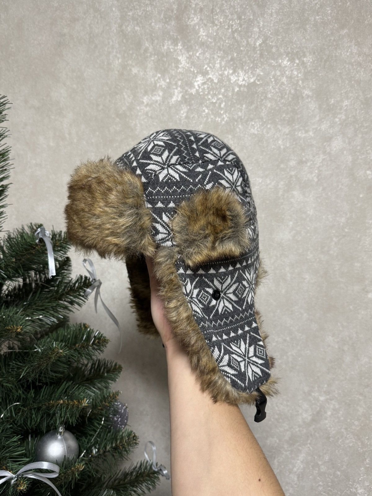 Other Vintage snow fur Y2K hype fluffy ushanka hat punk Size ONE SIZE - 1 Thumbnail