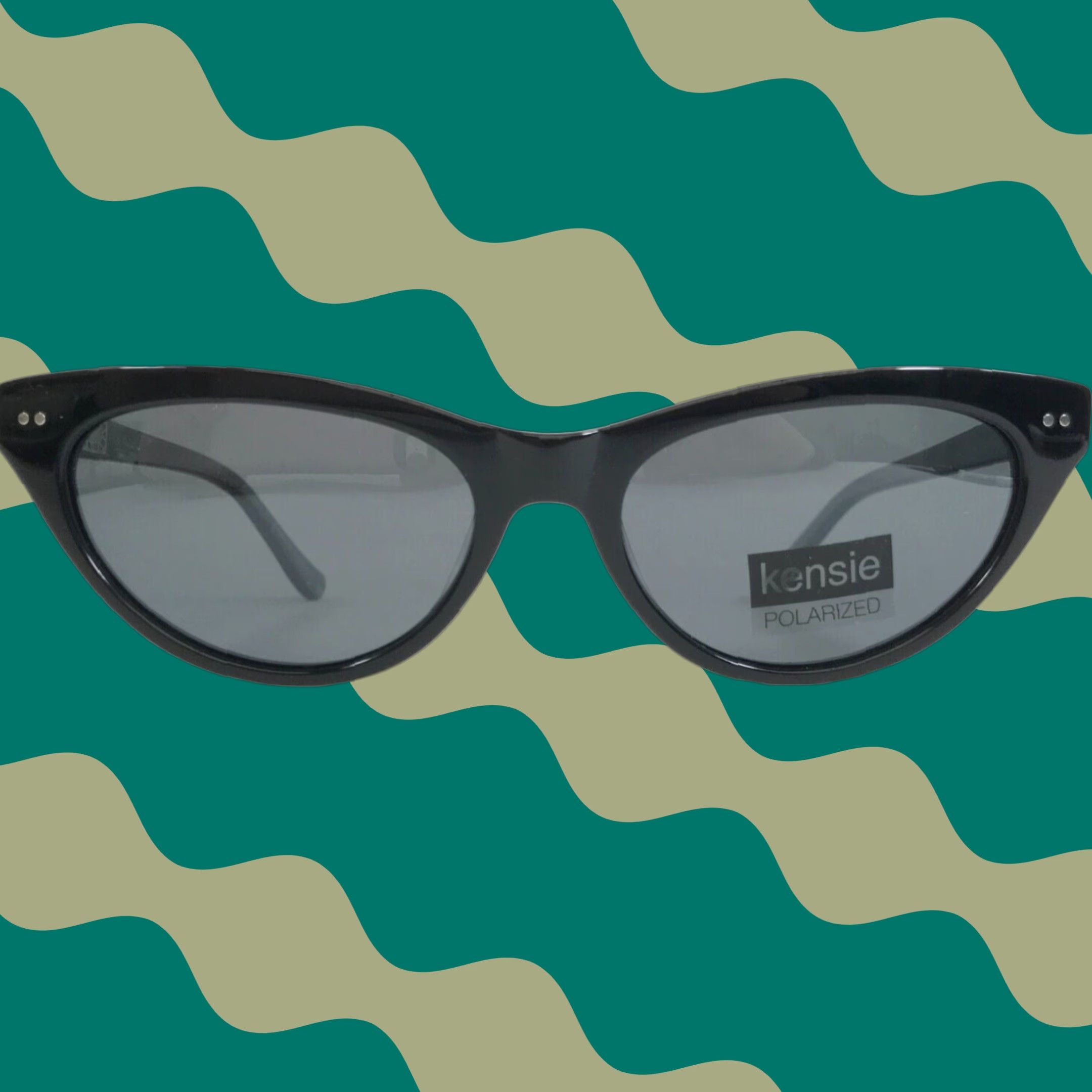 Kensie Sunglasses Be Yourself 76 BK Black Gray Cat Eye Round  display picture 1