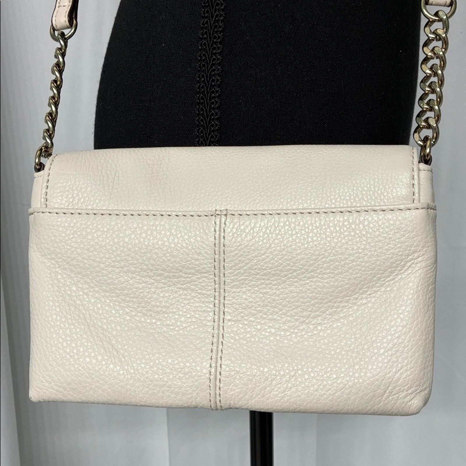 Calvin Klein Y2K Vintage Calvin Klein Cream Leather Crossbody Size ONE SIZE - 8 Thumbnail