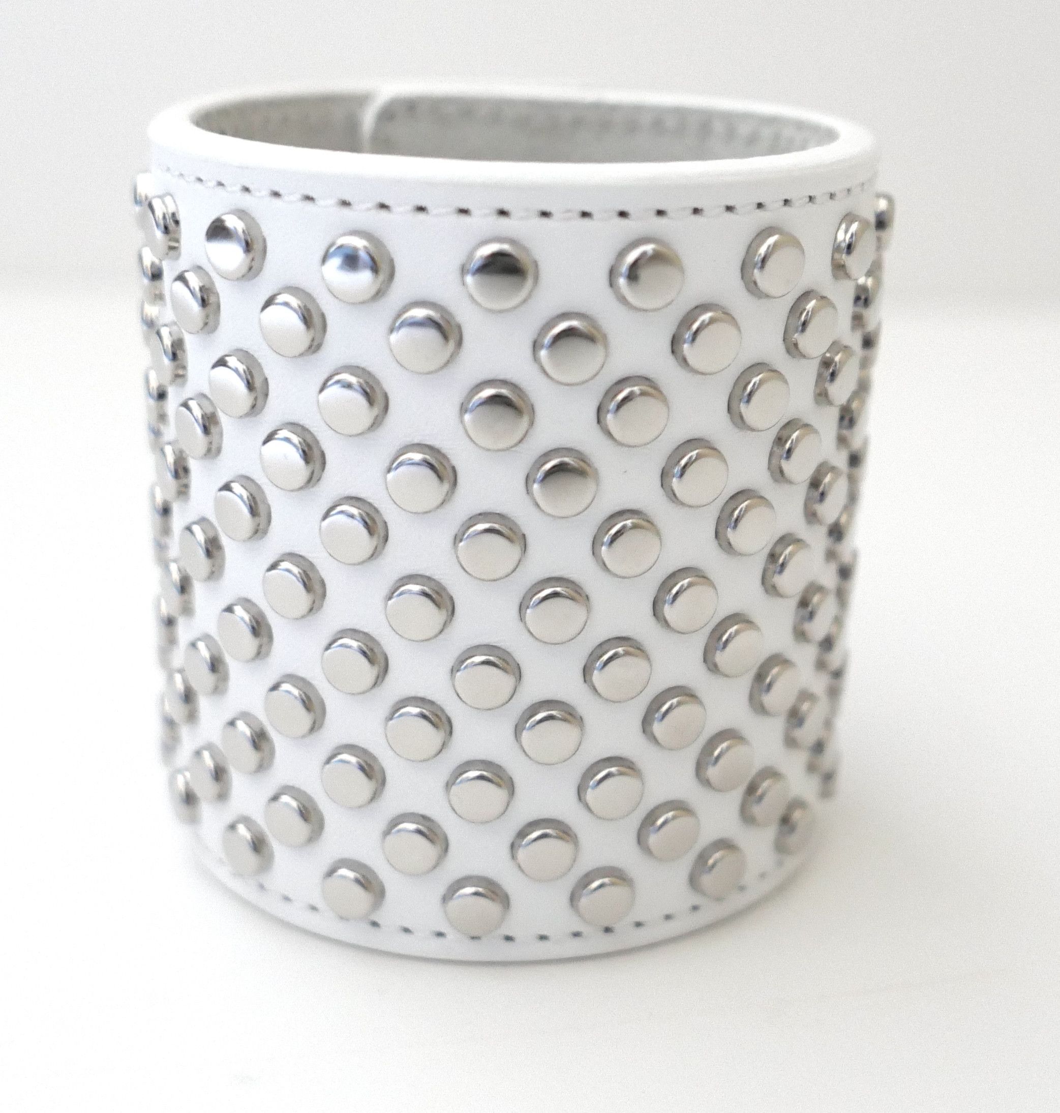 Junya Watanabe Junya Watanabe White Studded Leather Cuff Bracelet Unisex Size ONE SIZE - 1 Thumbnail